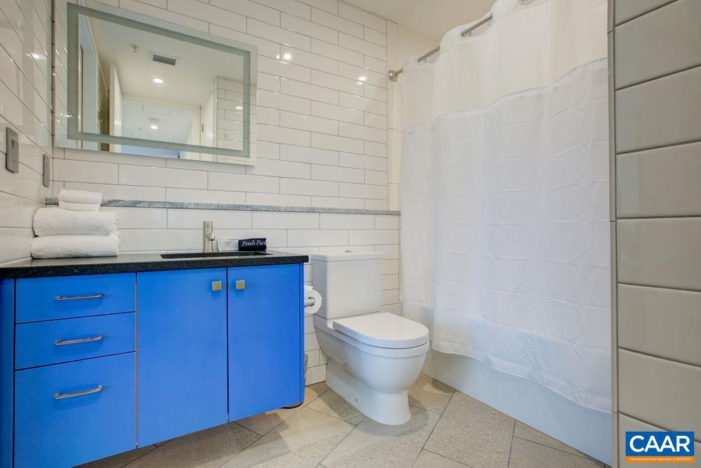 550 WATER ST Unit: 201