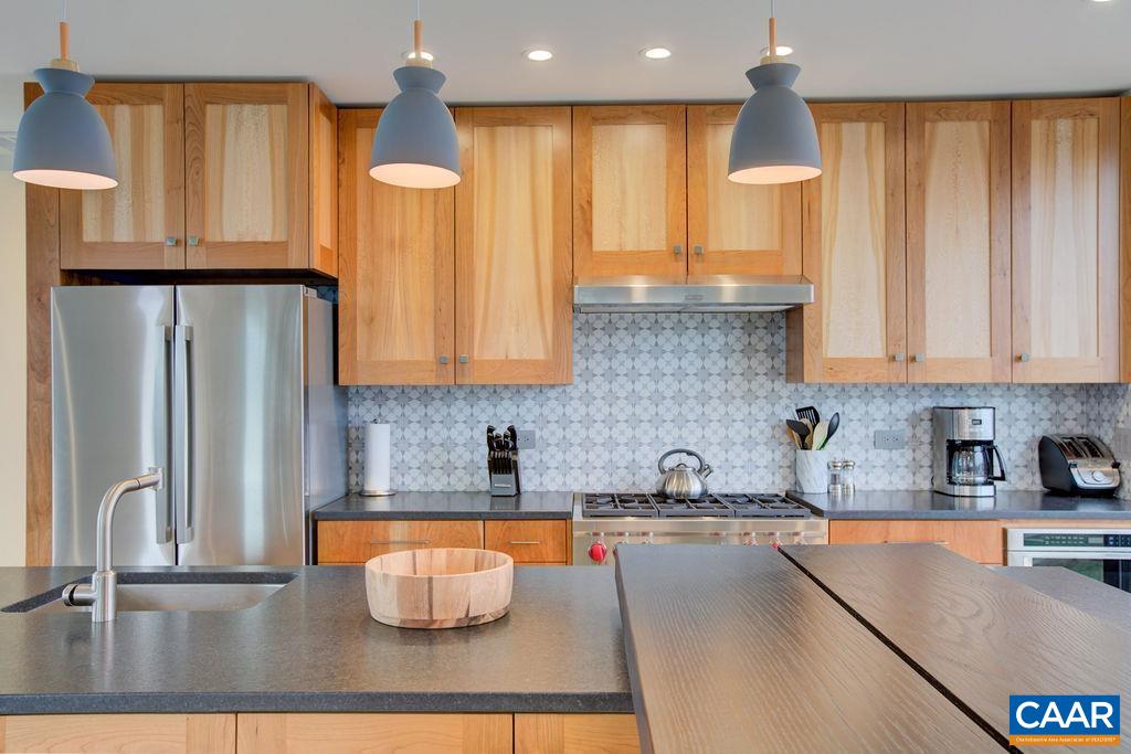 550 WATER ST Unit: 201
