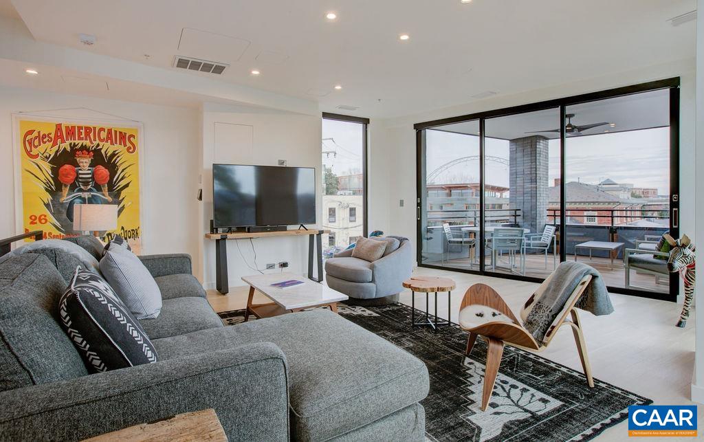 550 WATER ST Unit: 201