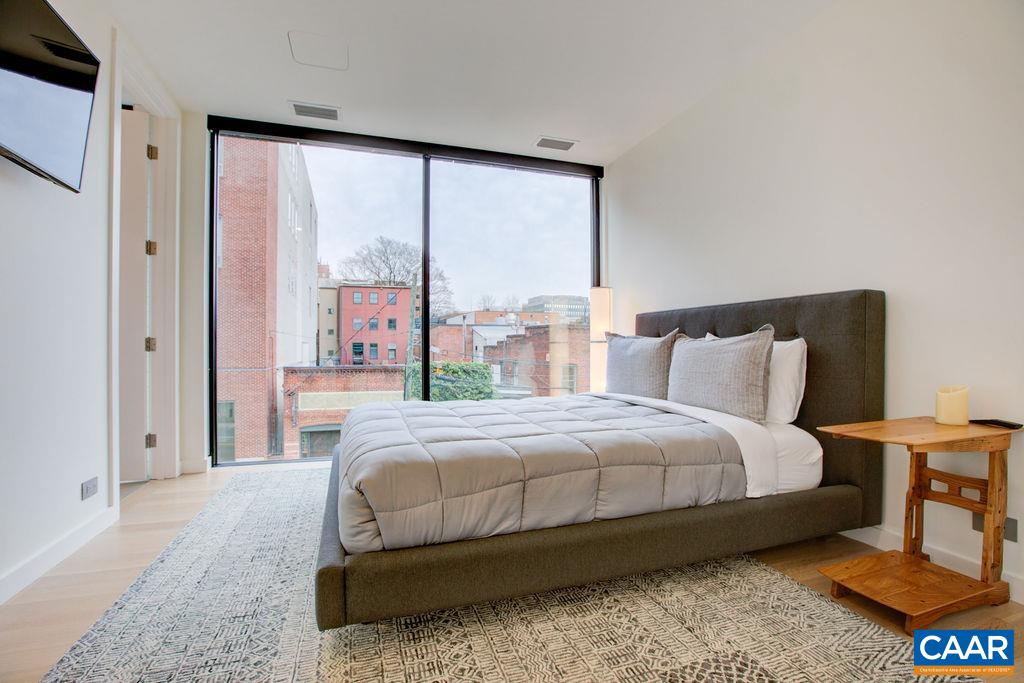 550 WATER ST Unit: 201