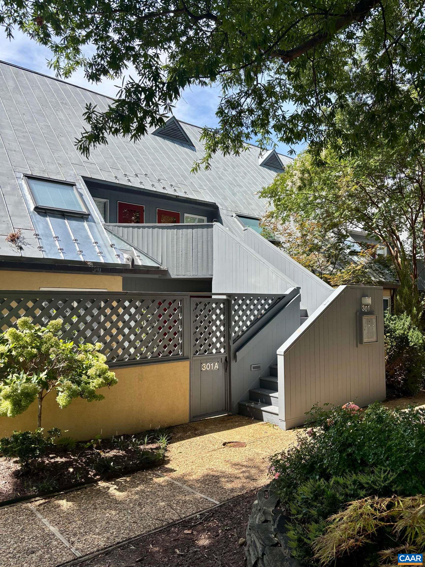 301 C NW 2ND ST
