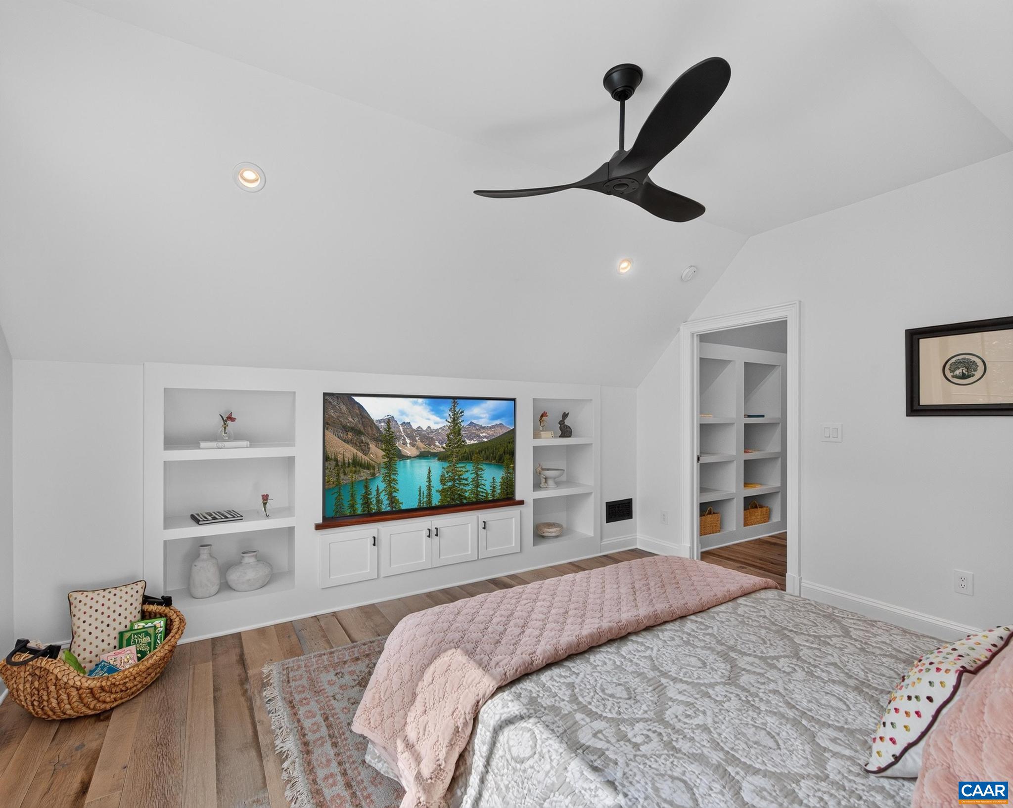 2455 BROWNS GAP TPKE