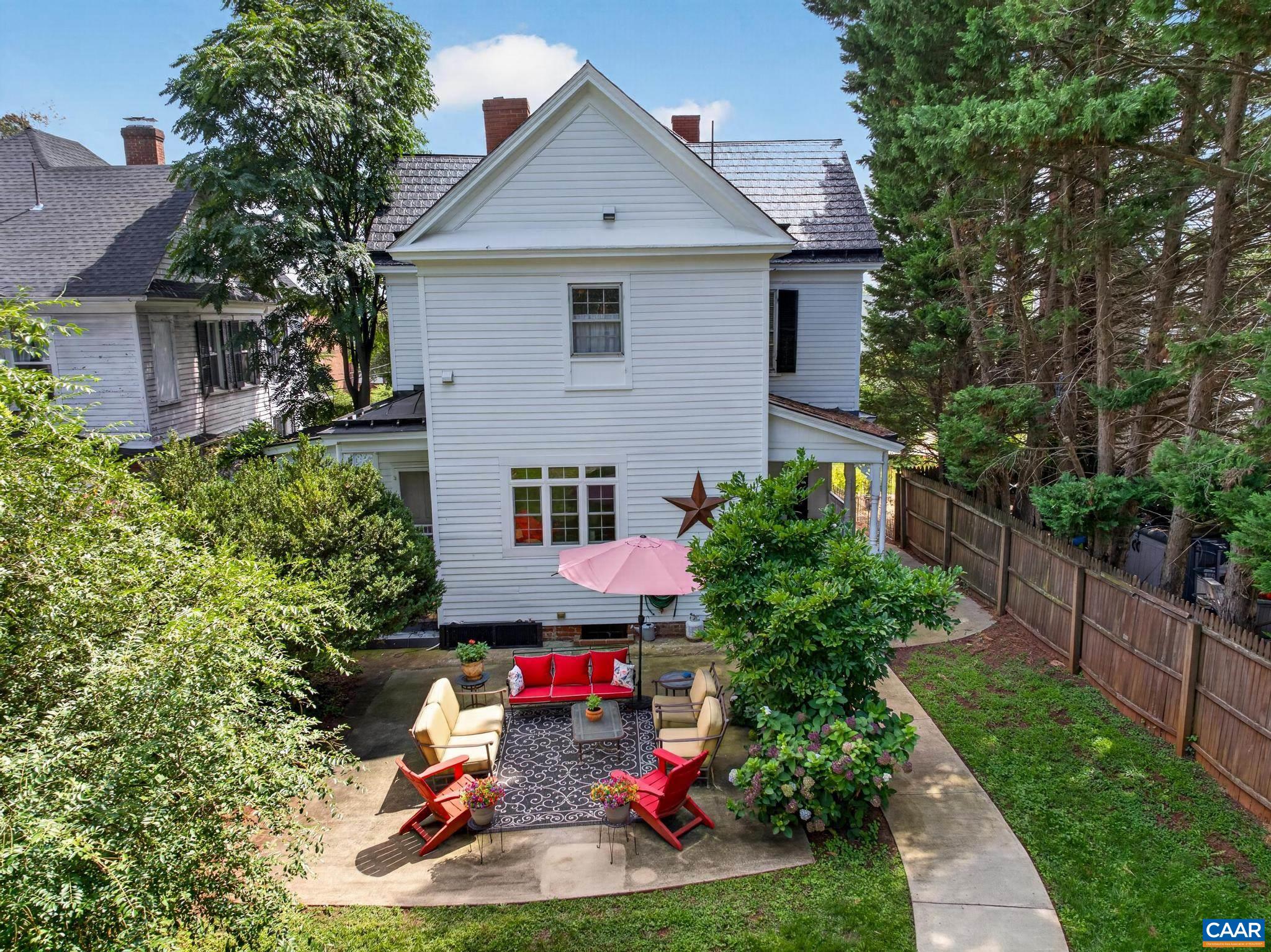 189 W MAIN ST