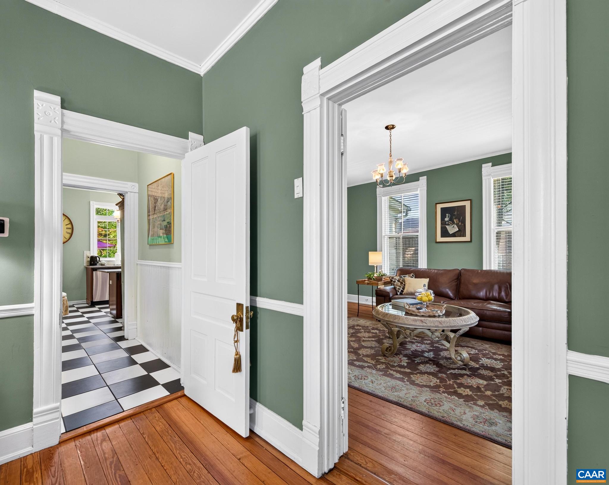 189 W MAIN ST