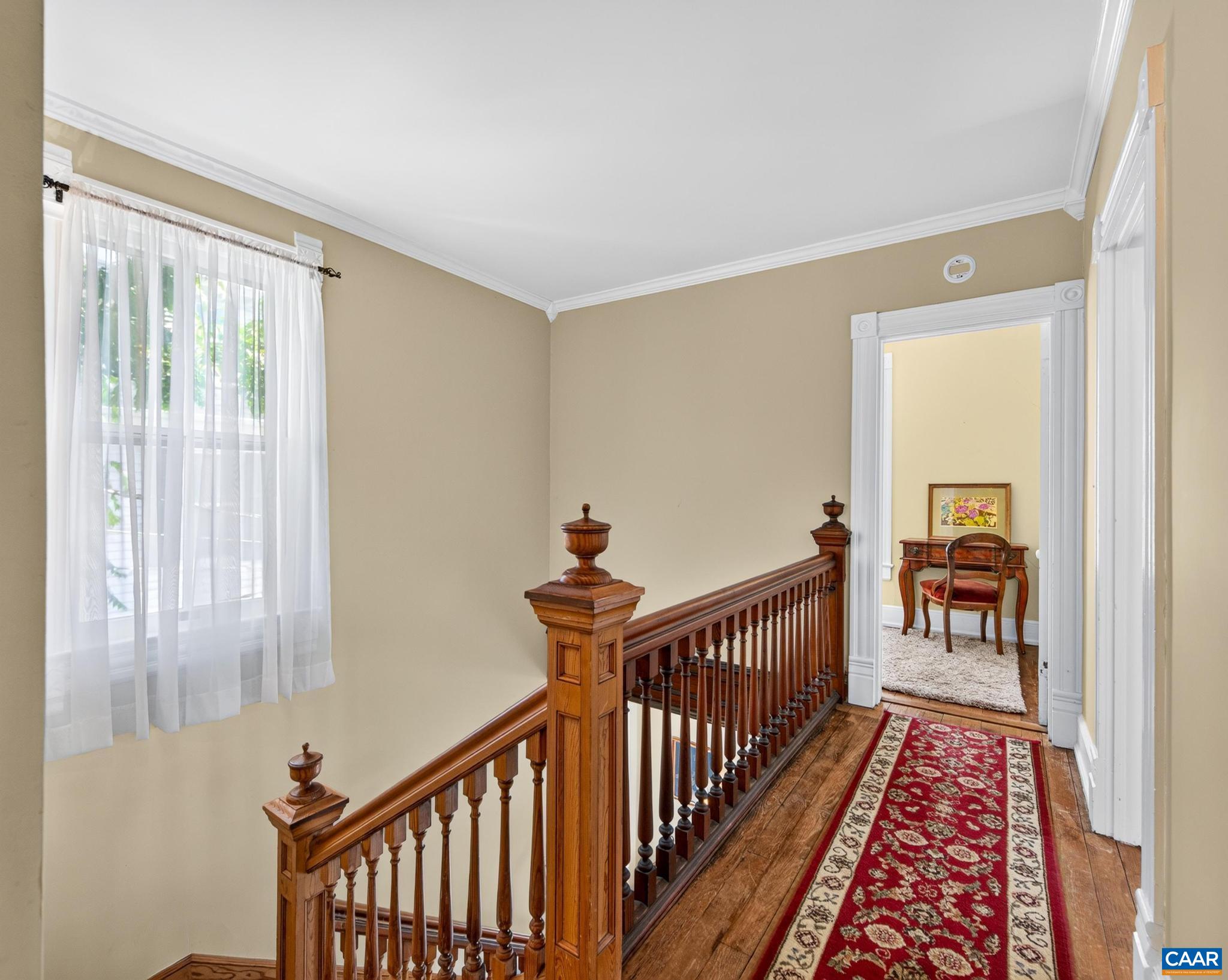 189 W MAIN ST