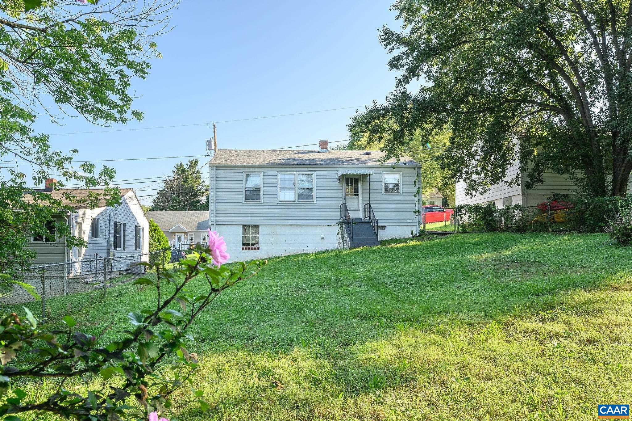 912 ELLIOTT AVE
