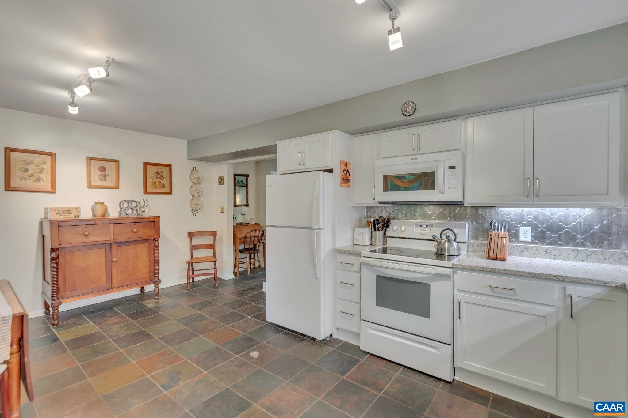 118 SCARBOROUGH PL