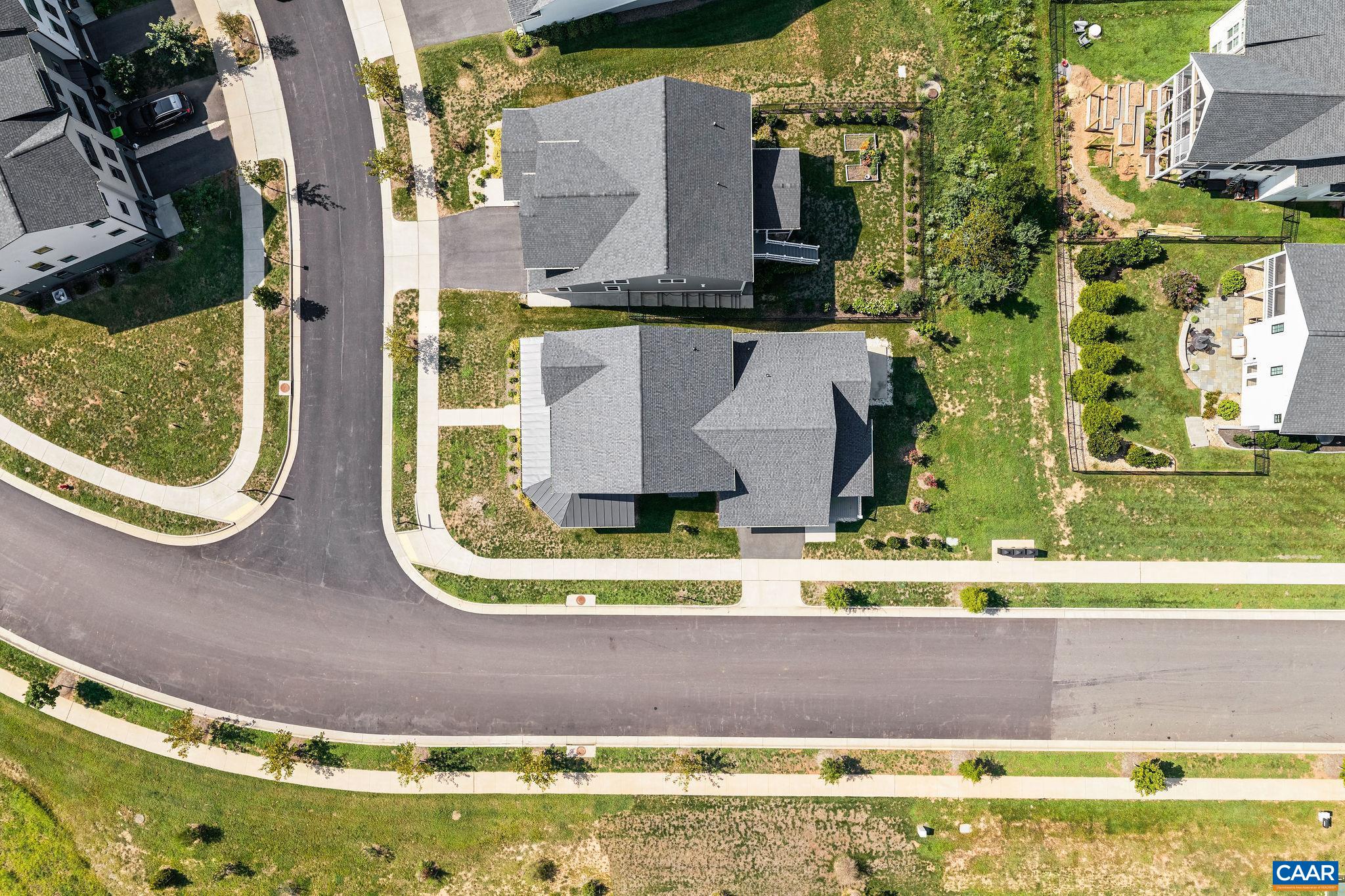 2206 FOWLER CIR