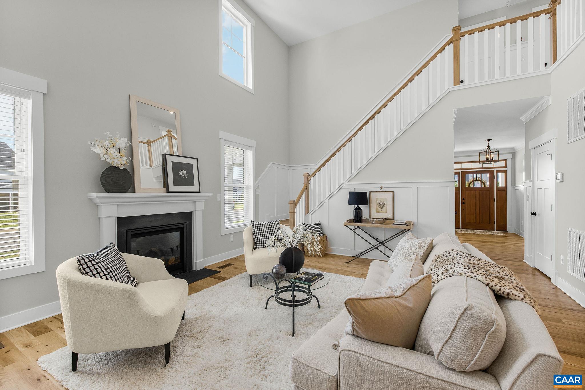 2206 FOWLER CIR
