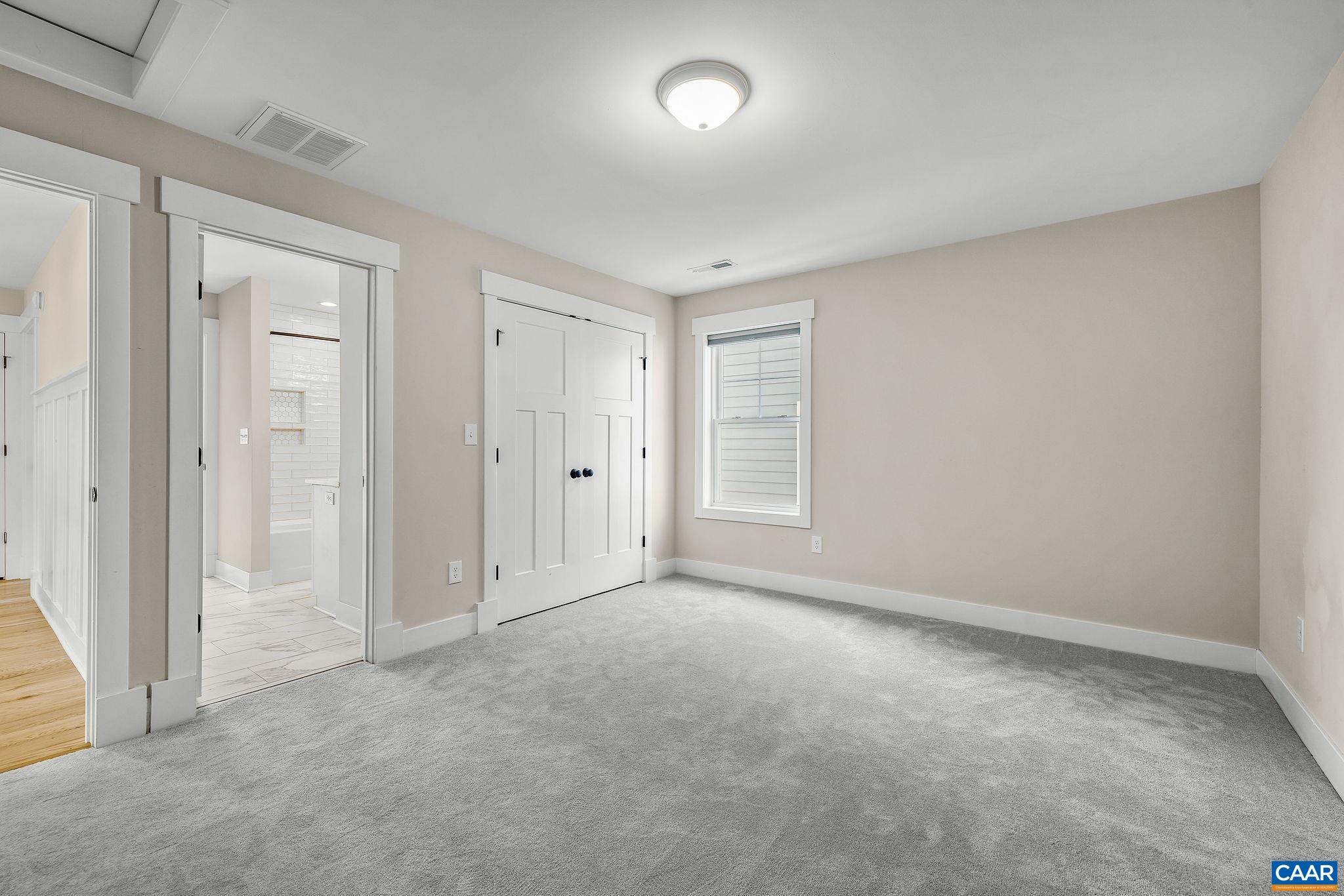 2206 FOWLER CIR