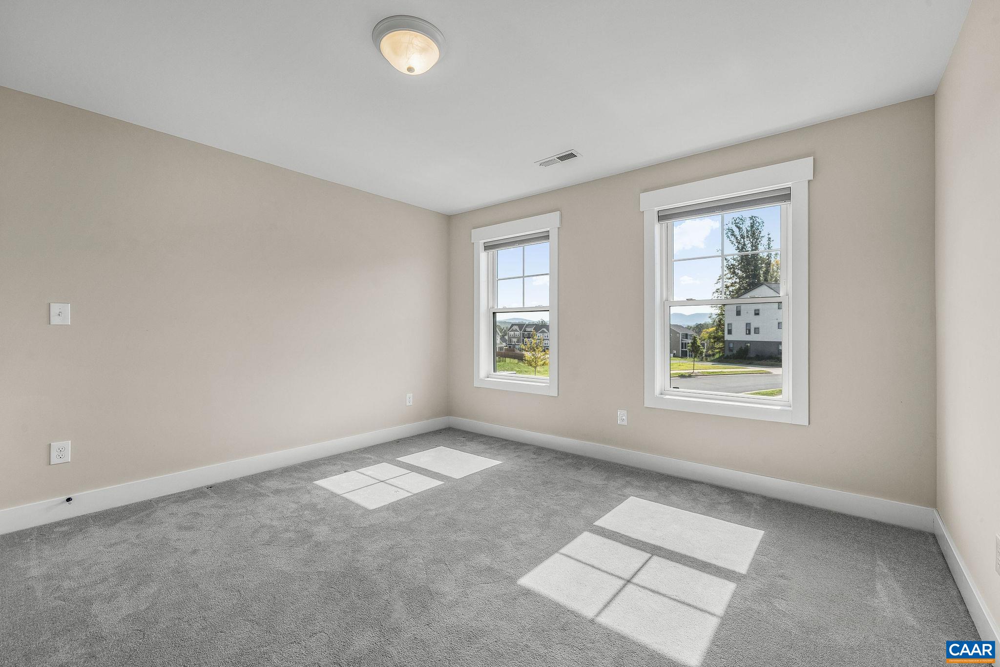 2206 FOWLER CIR