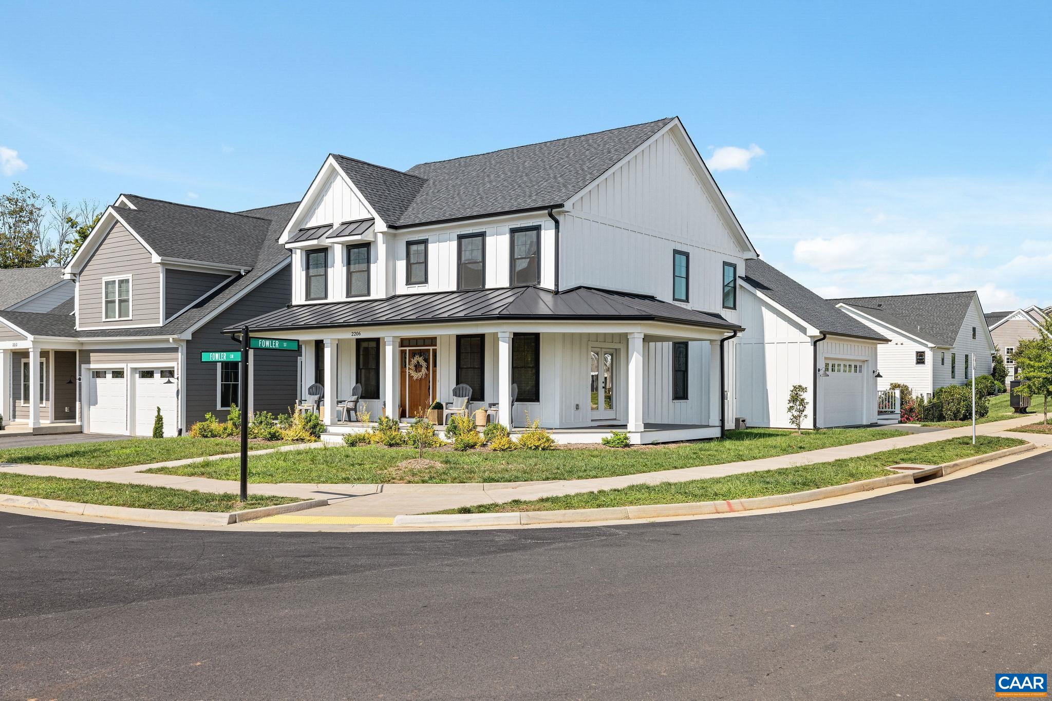 2206 FOWLER CIR