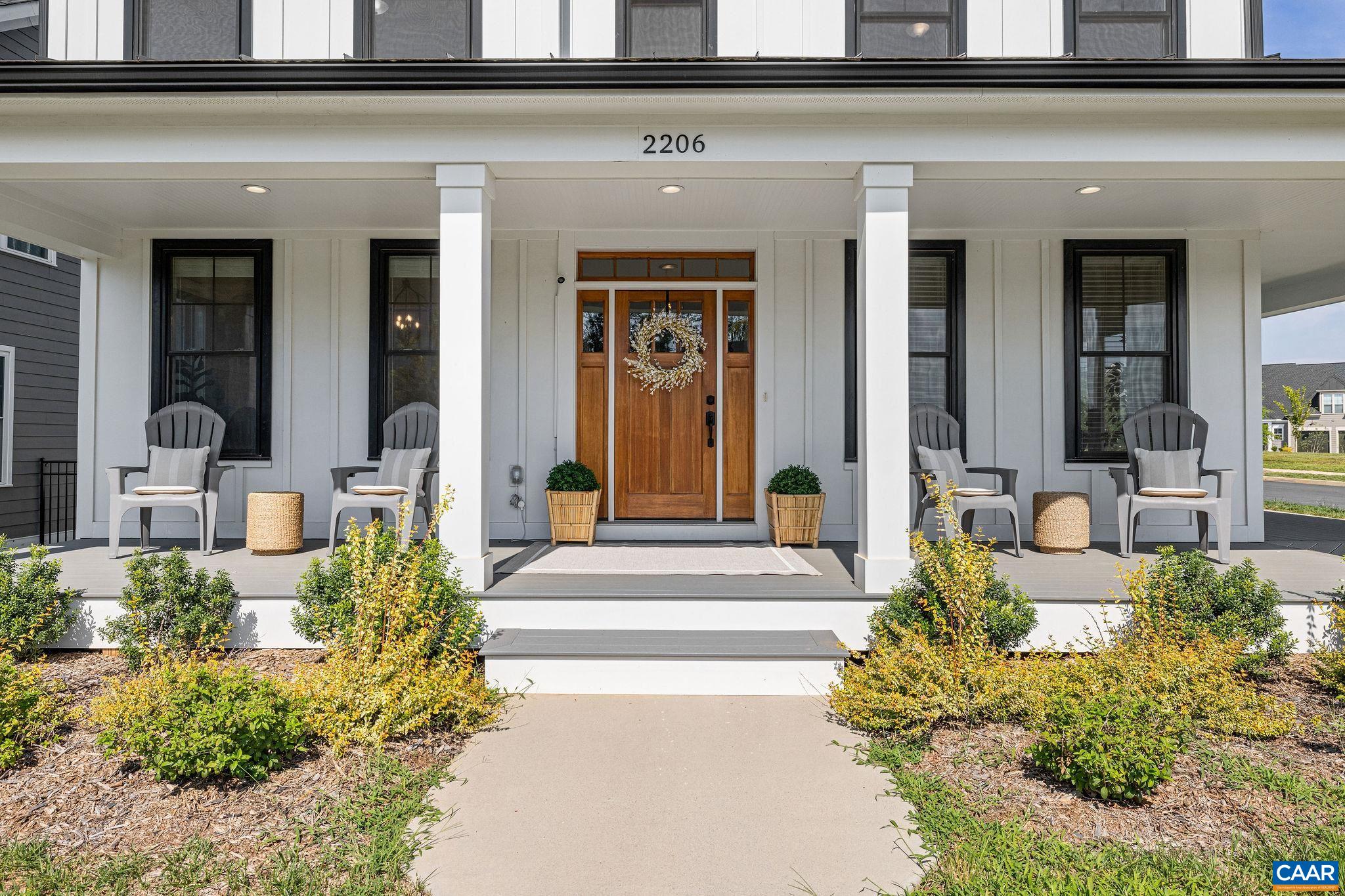 2206 FOWLER CIR