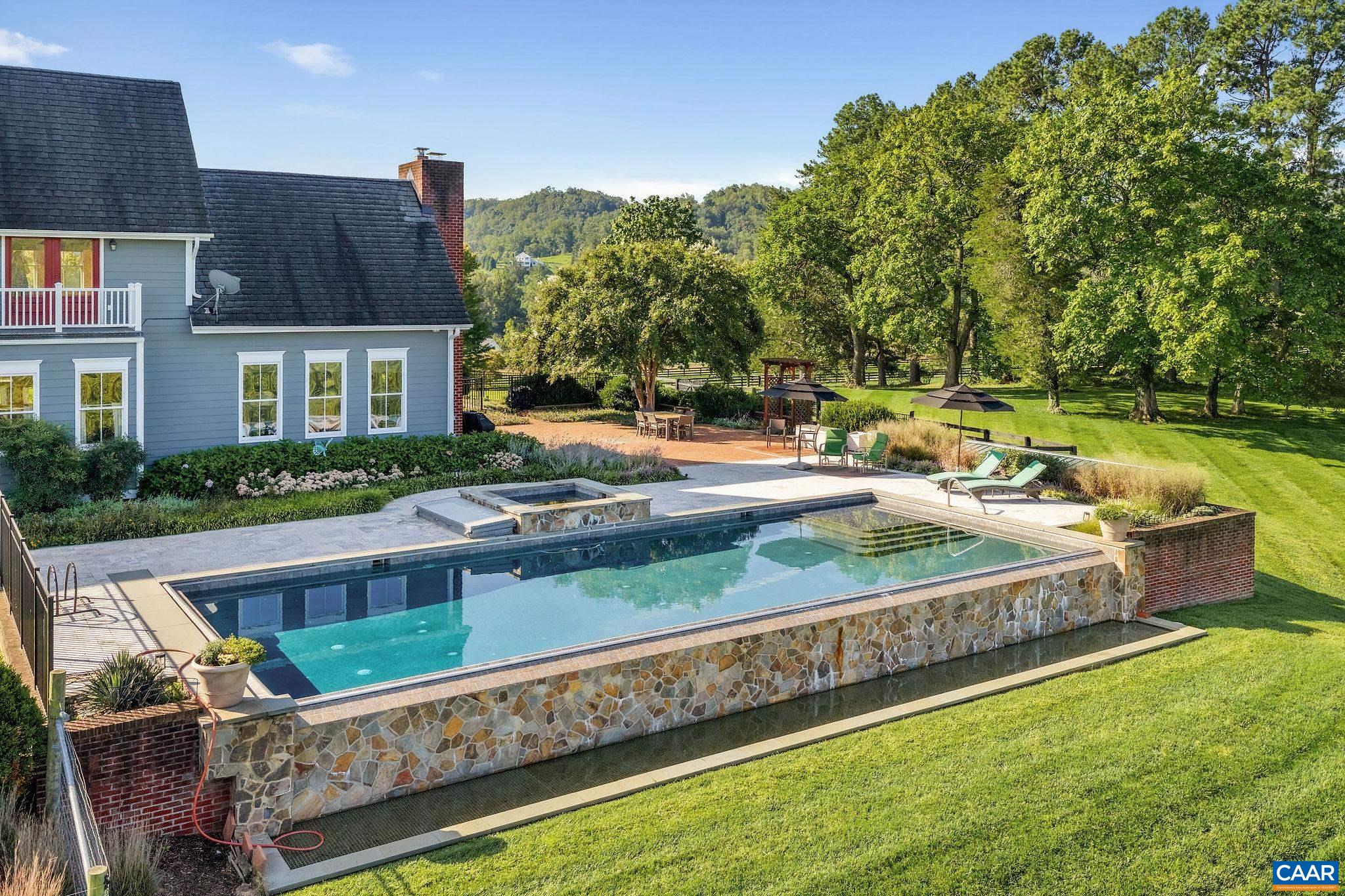 3800 DICK WOODS RD