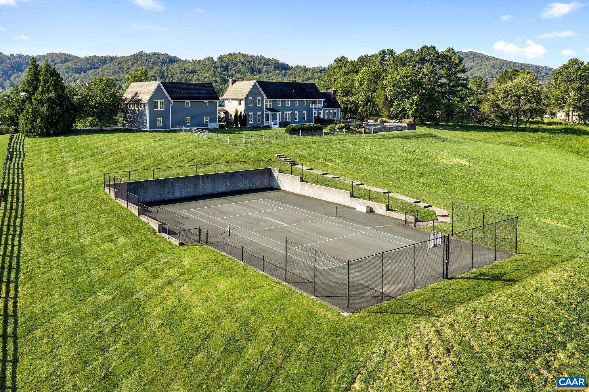3800 DICK WOODS RD