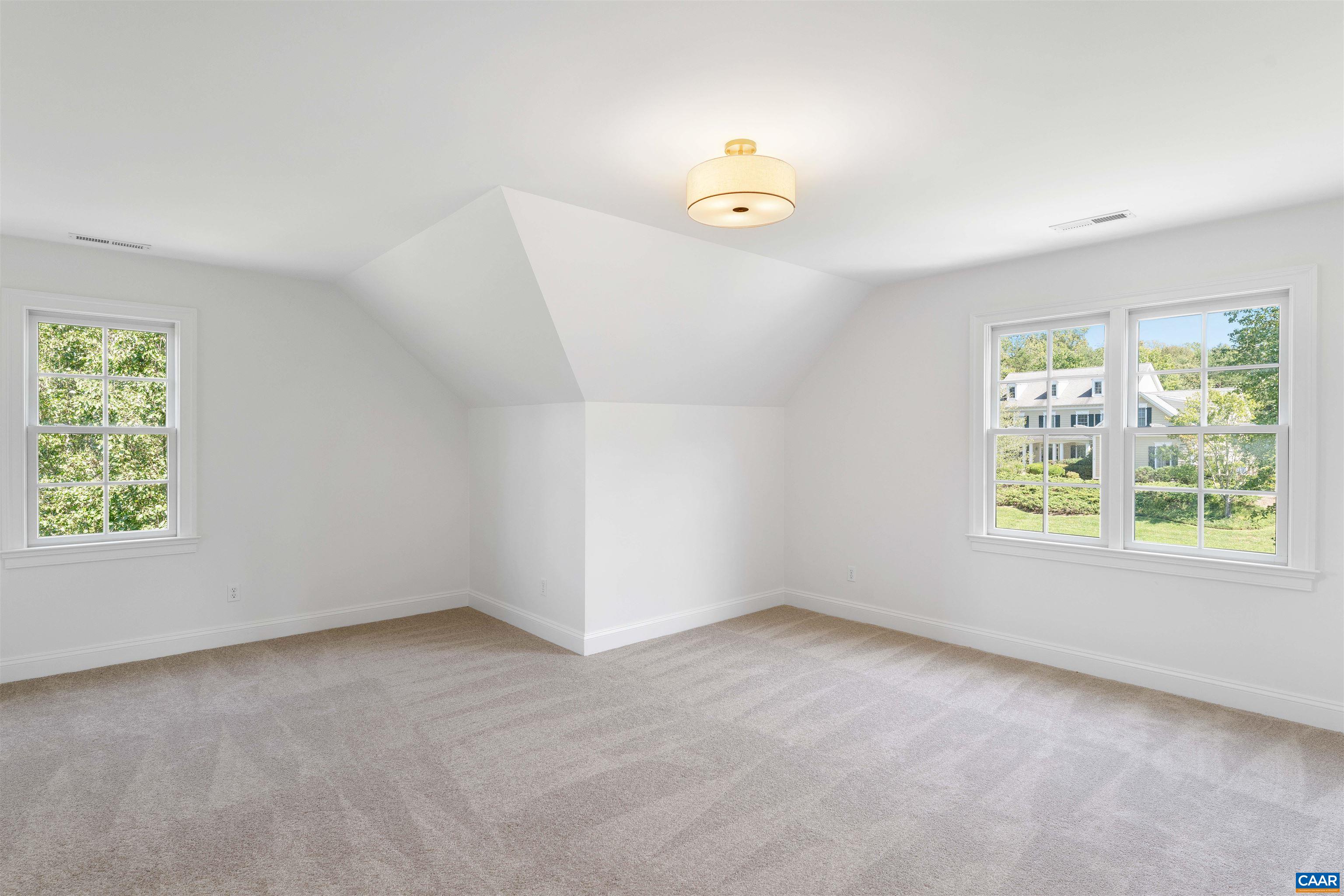 4416 REDWOOD LN