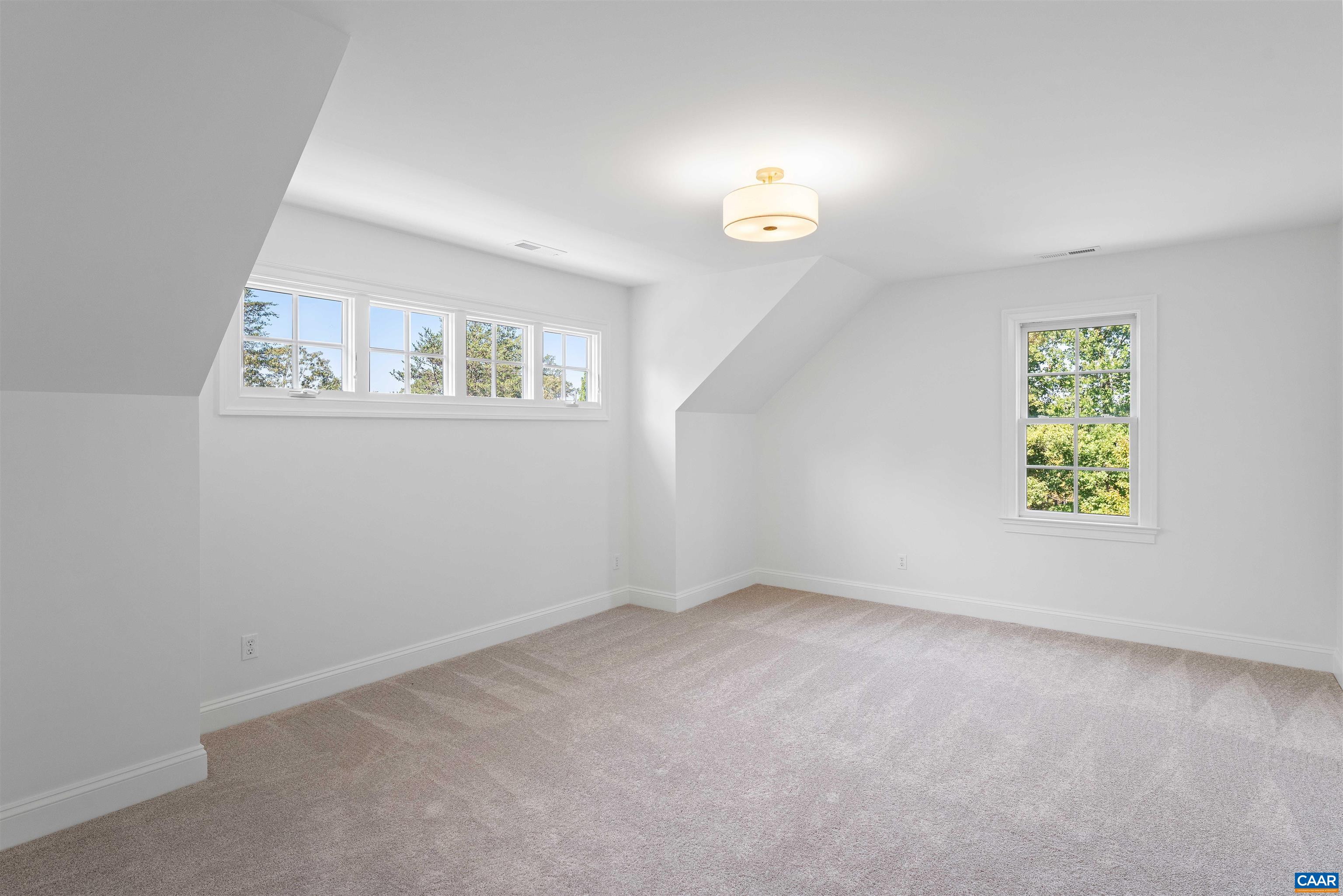4416 REDWOOD LN