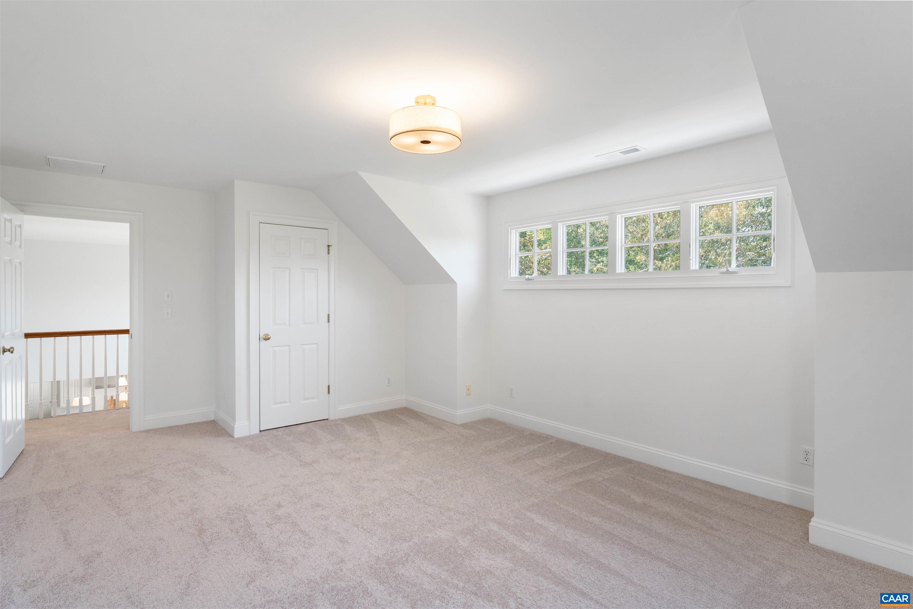 4416 REDWOOD LN