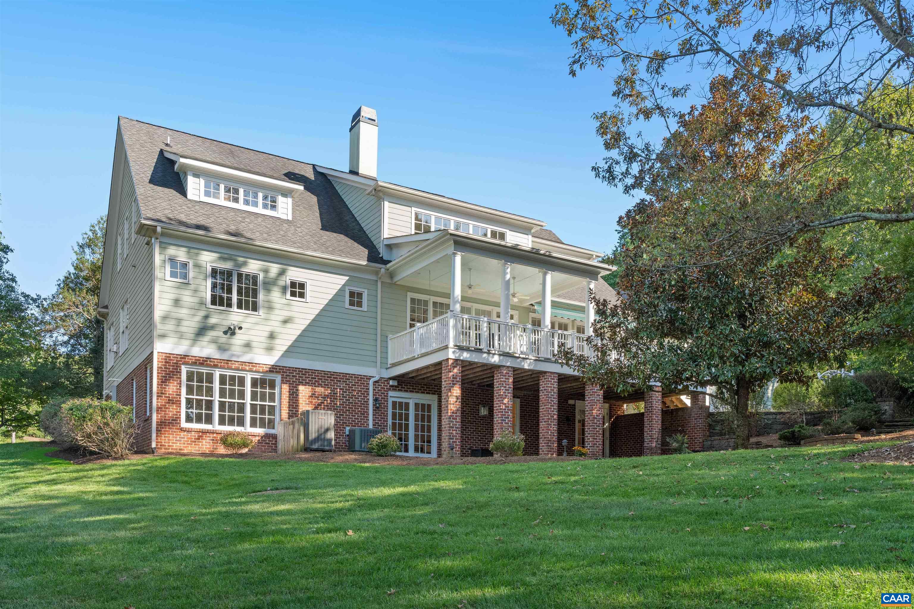 4416 REDWOOD LN