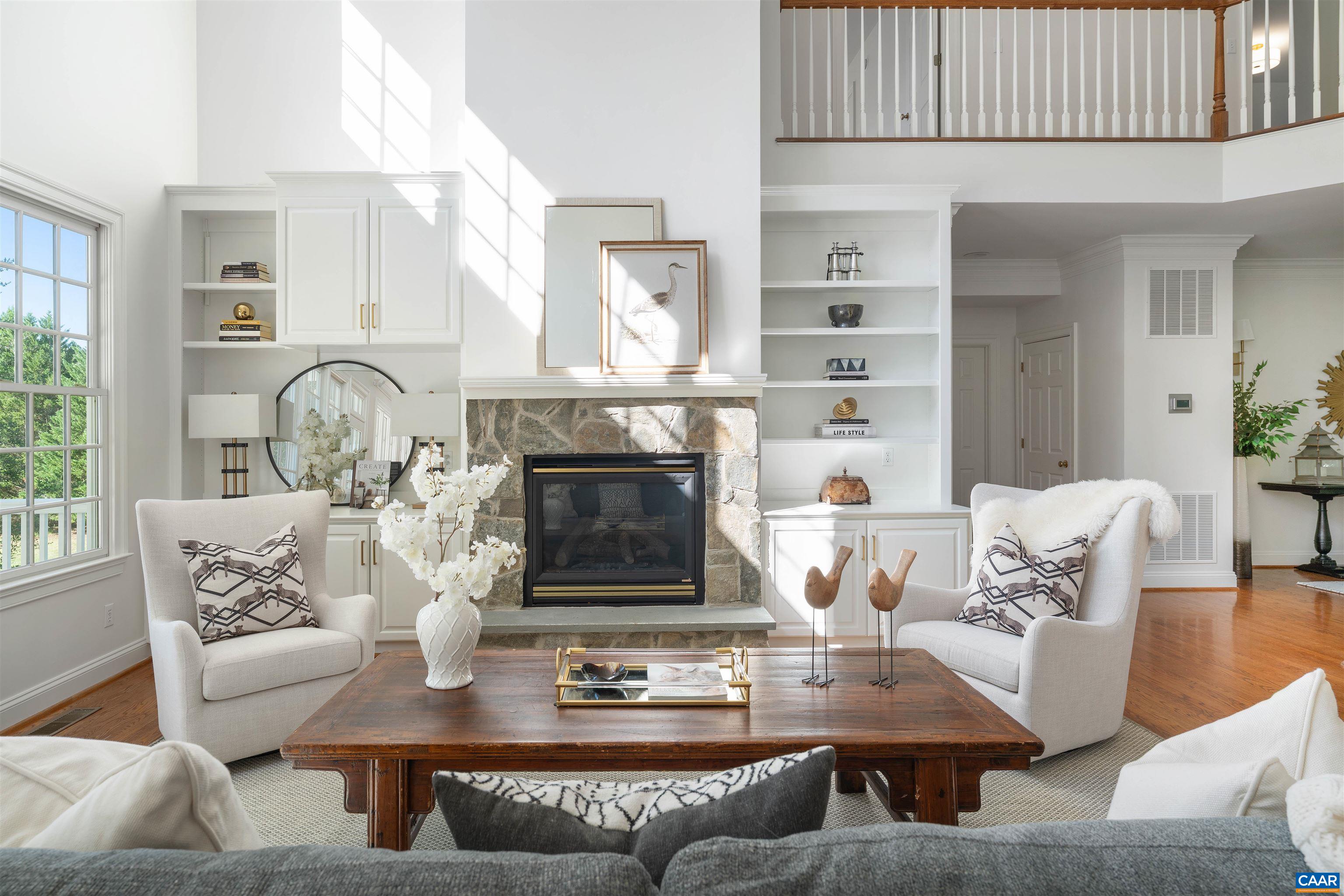 4416 REDWOOD LN
