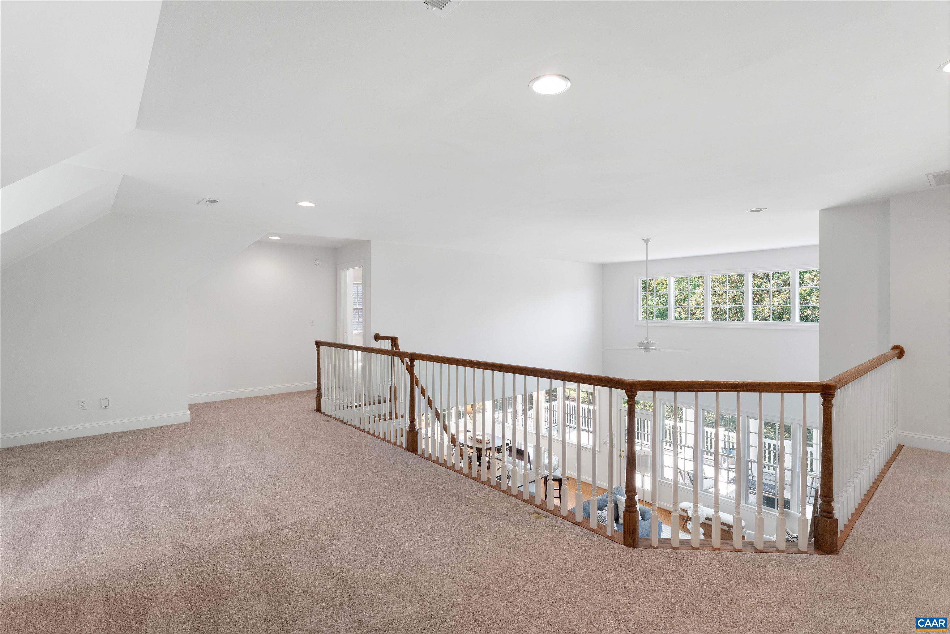 4416 REDWOOD LN