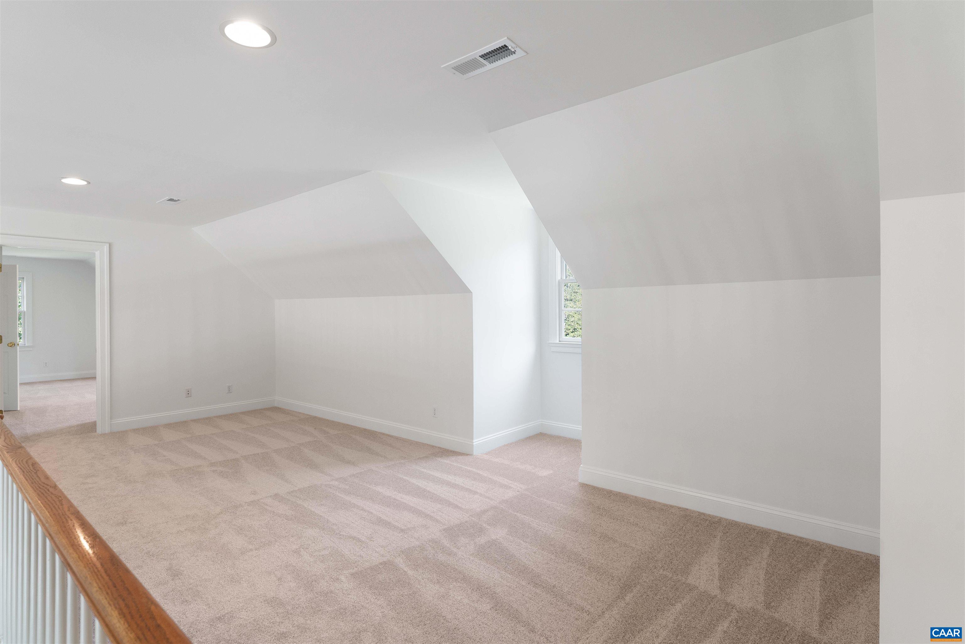 4416 REDWOOD LN