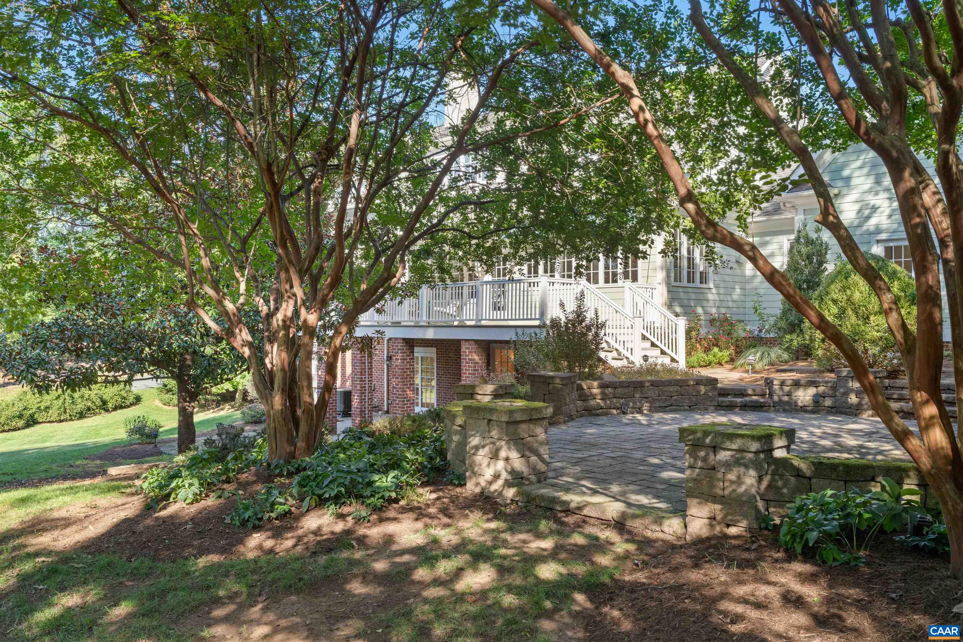 4416 REDWOOD LN