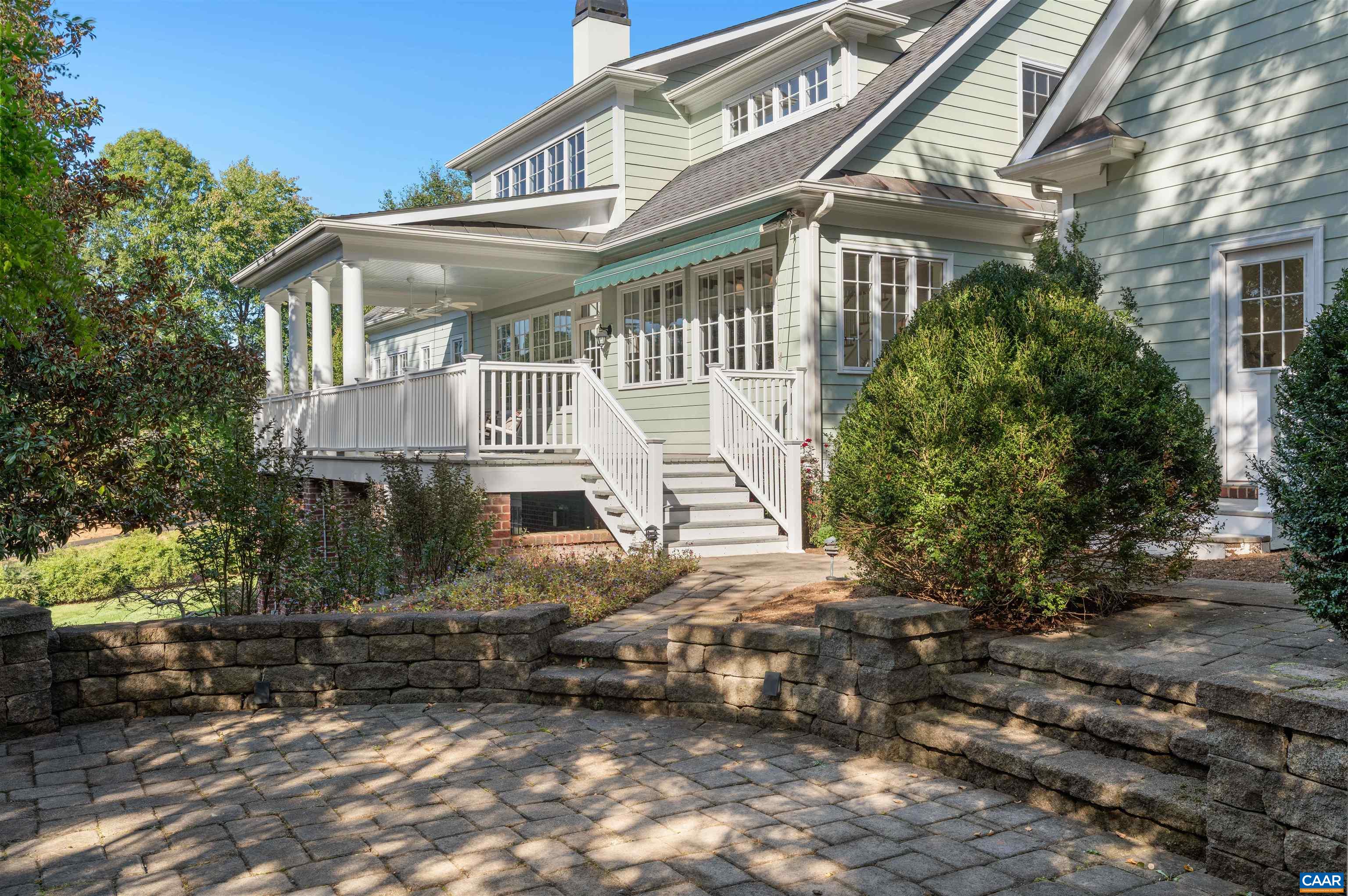 4416 REDWOOD LN