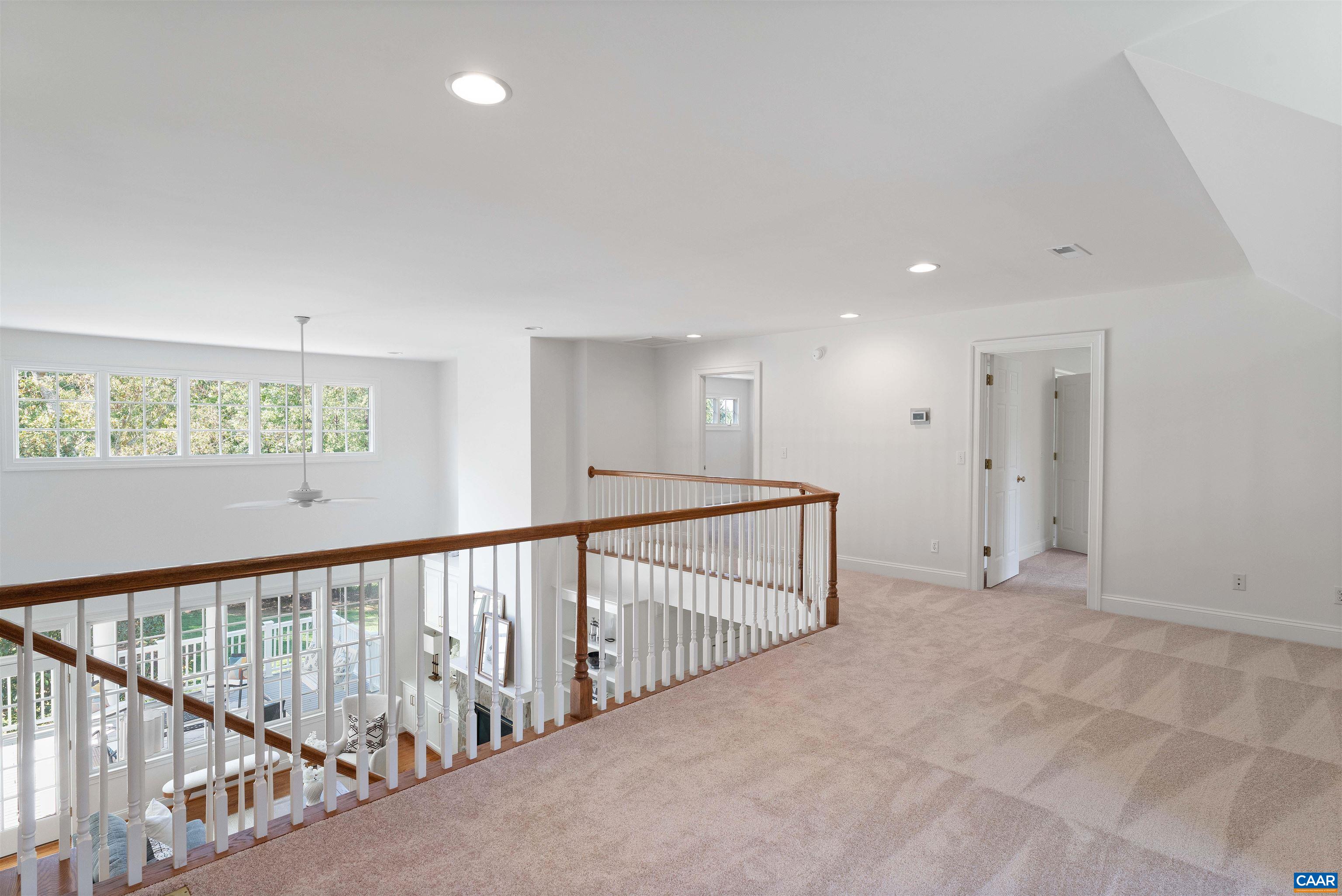 4416 REDWOOD LN