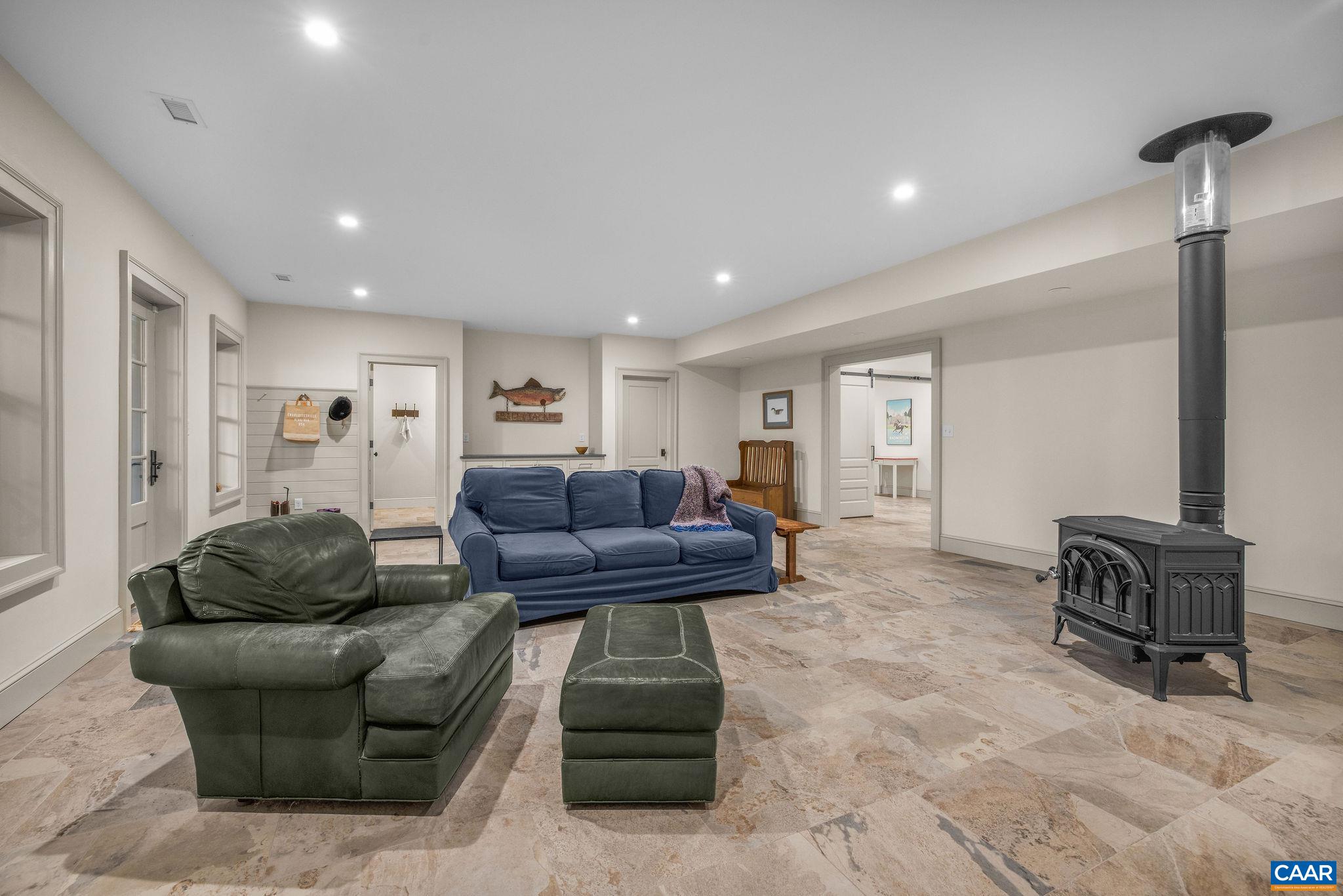 836 IRISH RD