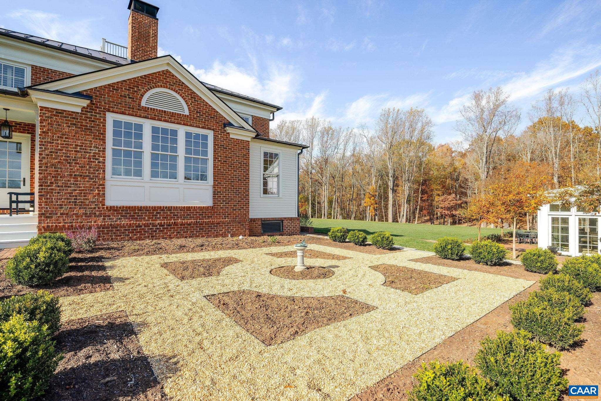 836 IRISH RD
