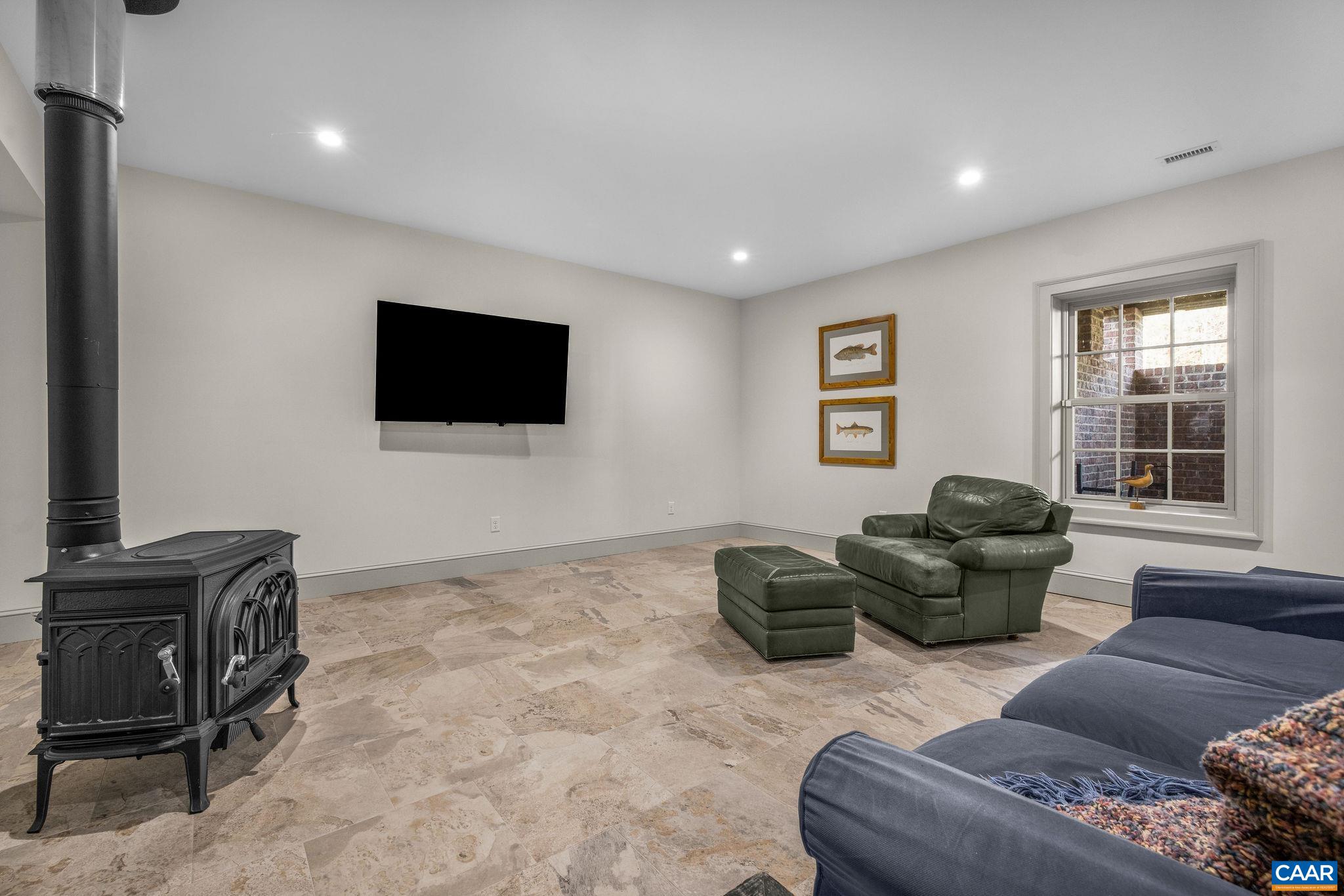 836 IRISH RD