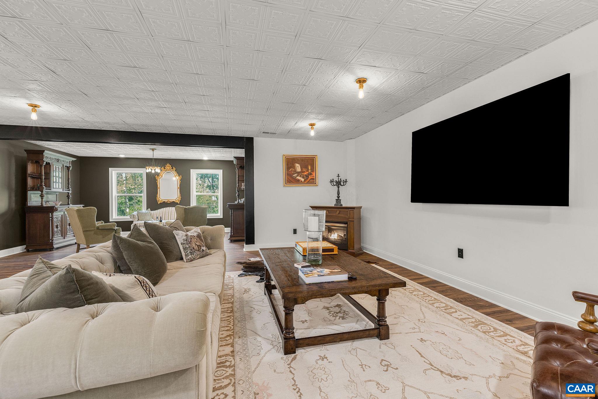 2218 WATERSIDE WY