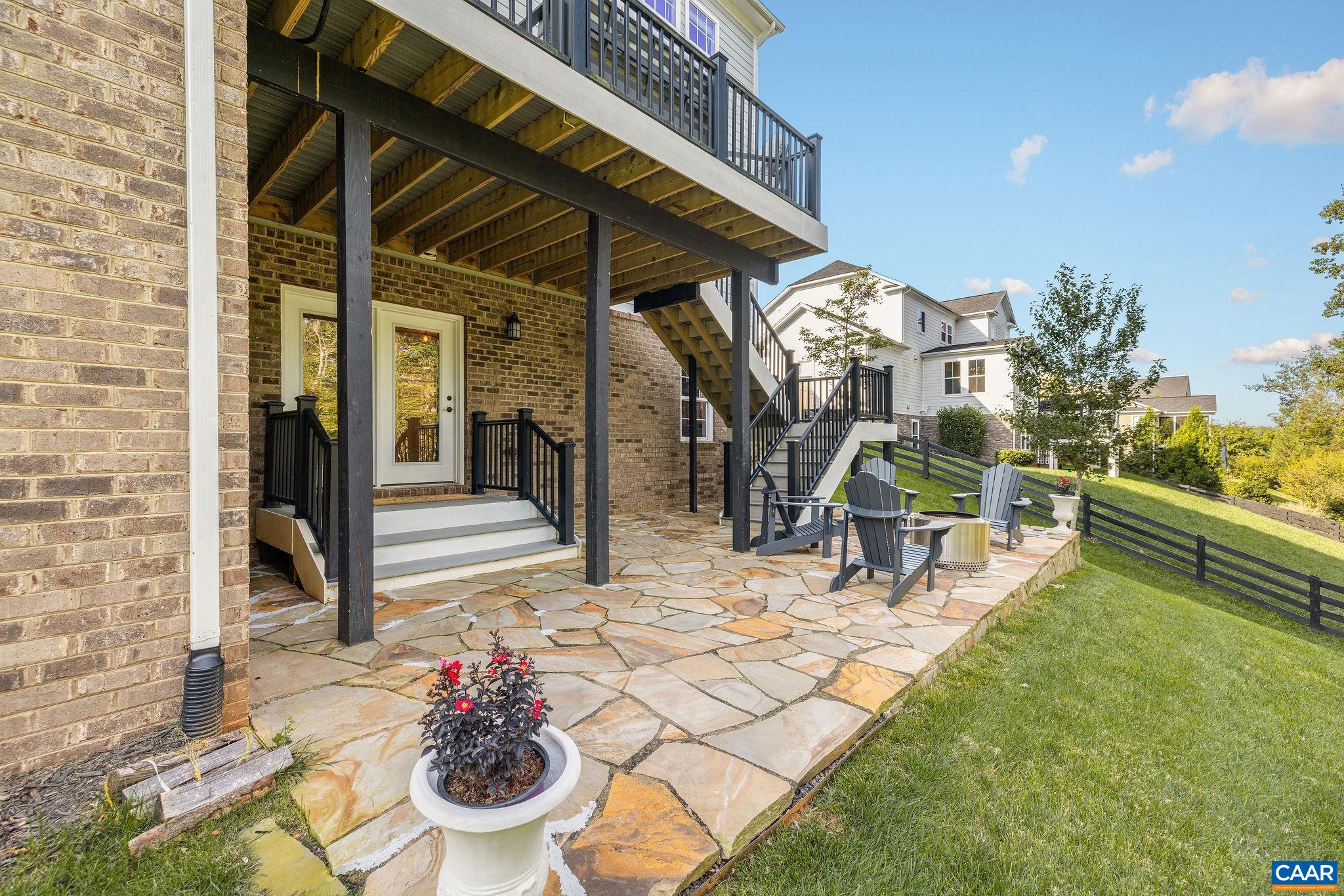 2218 WATERSIDE WY