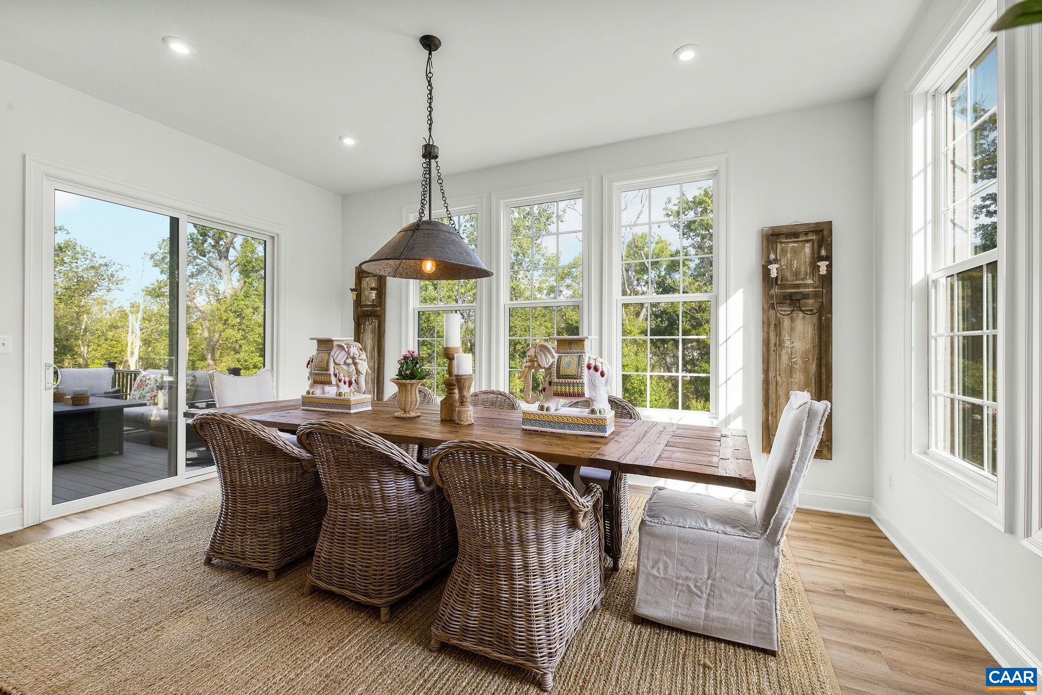 2218 WATERSIDE WY