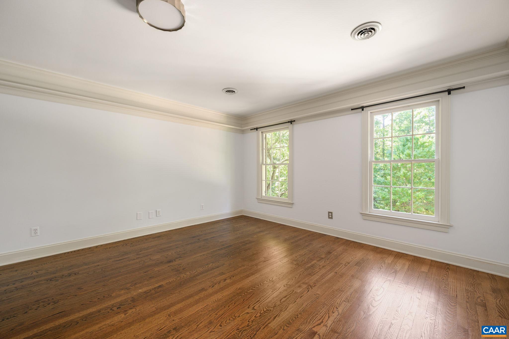 1125 OLD GARTH RD