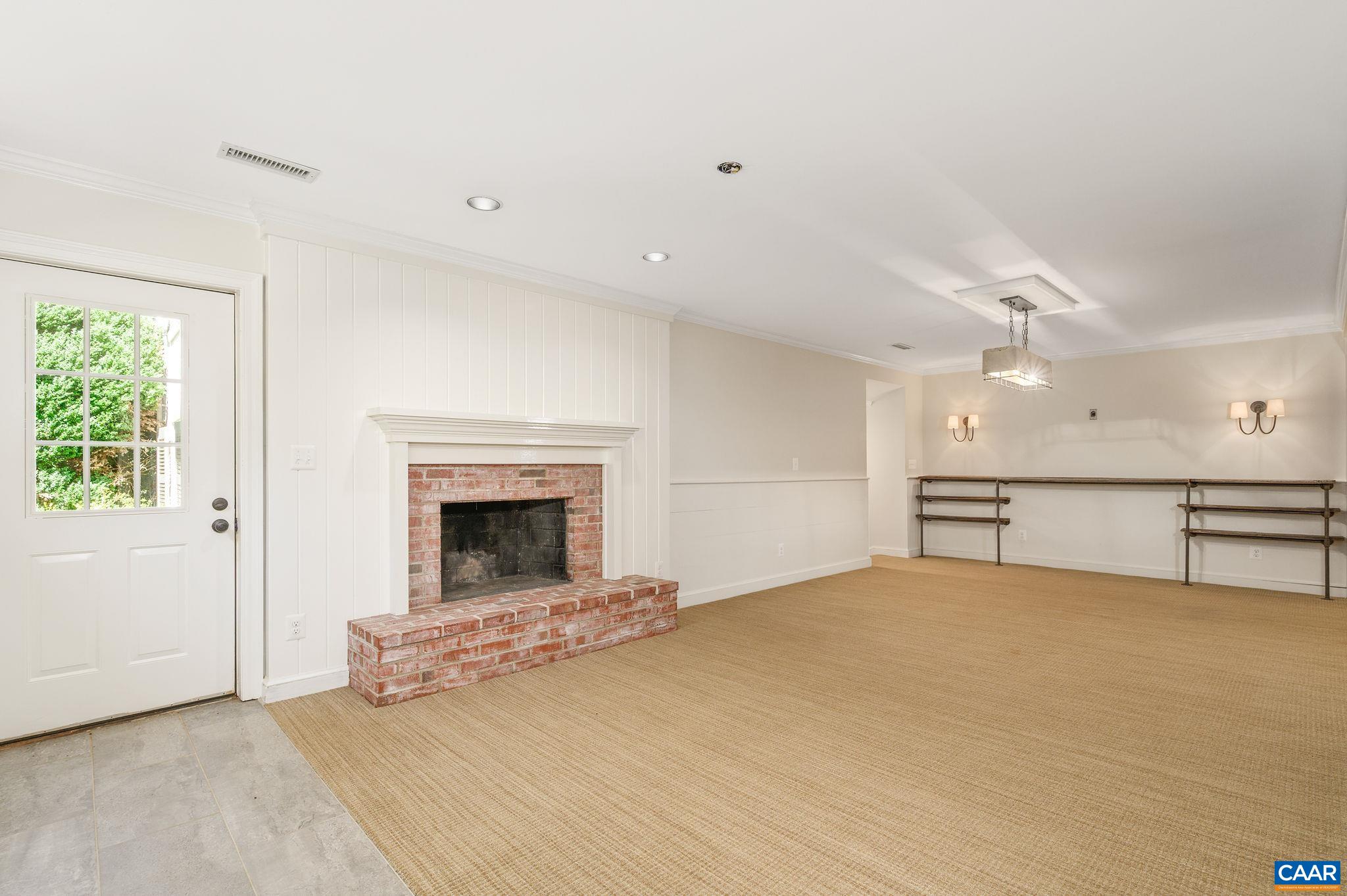 1125 OLD GARTH RD
