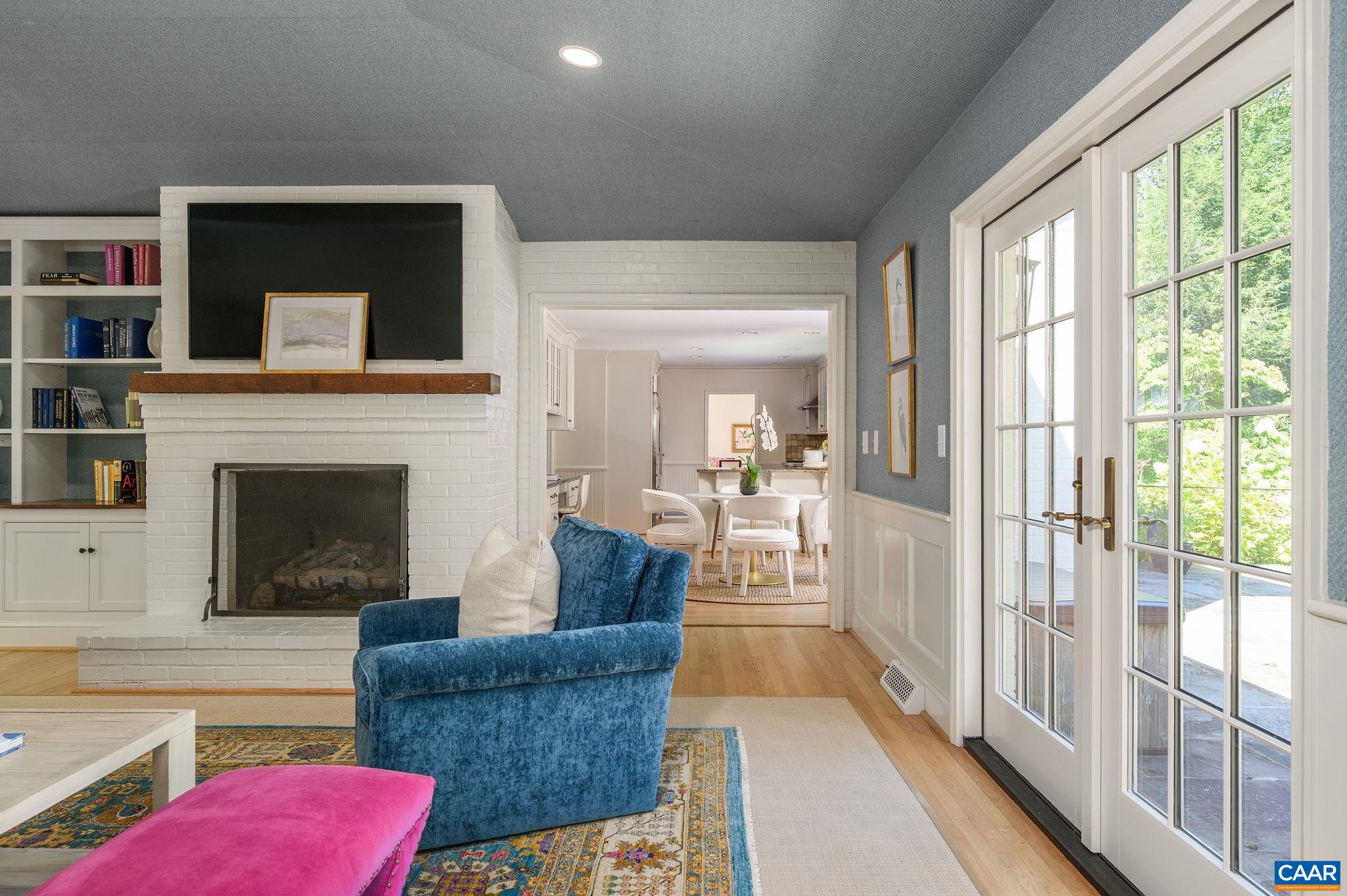 1125 OLD GARTH RD