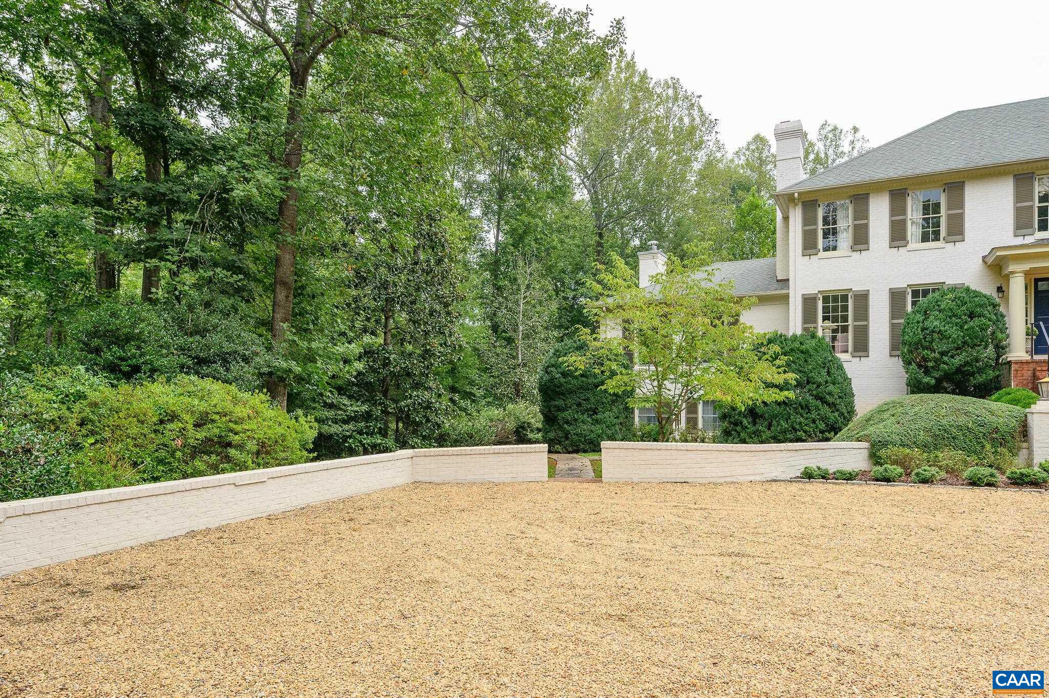 1125 OLD GARTH RD