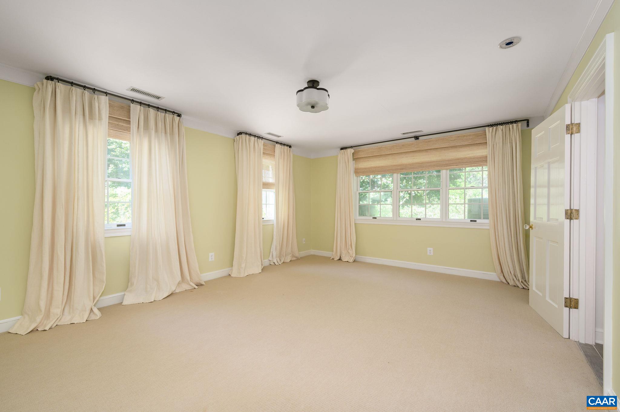 1125 OLD GARTH RD