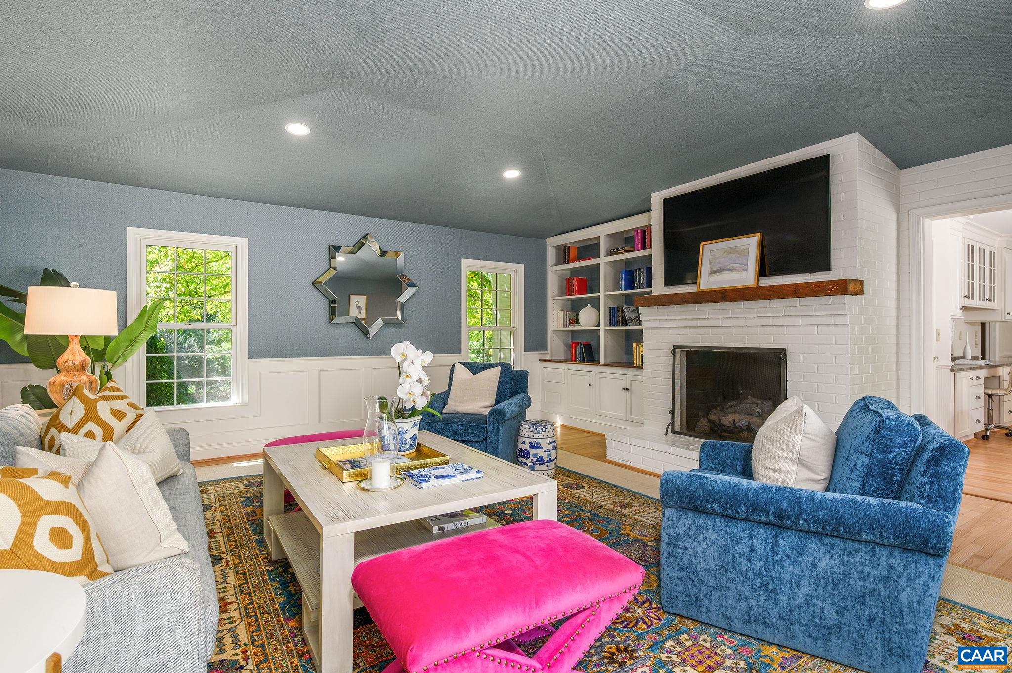 1125 OLD GARTH RD