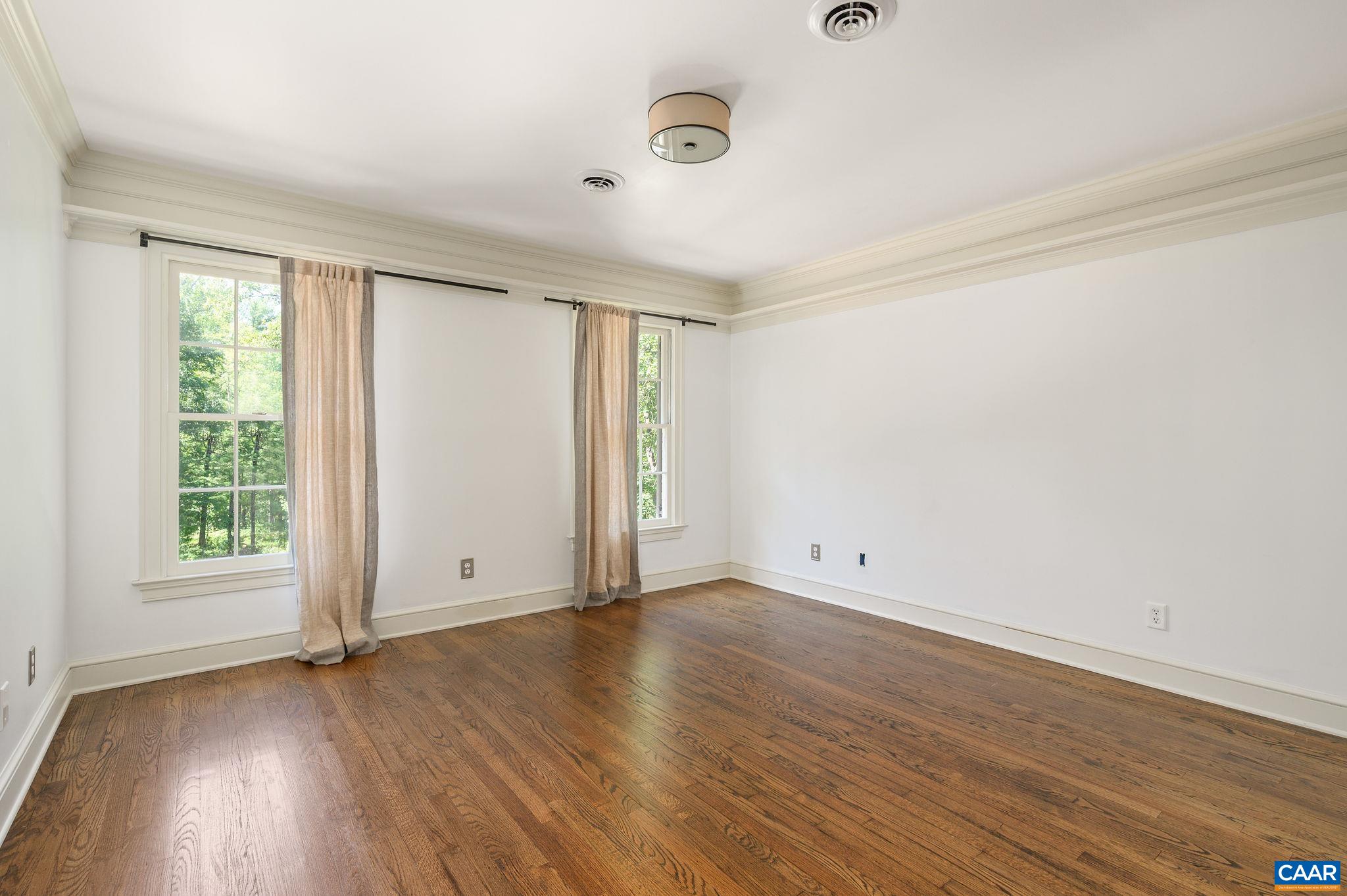 1125 OLD GARTH RD