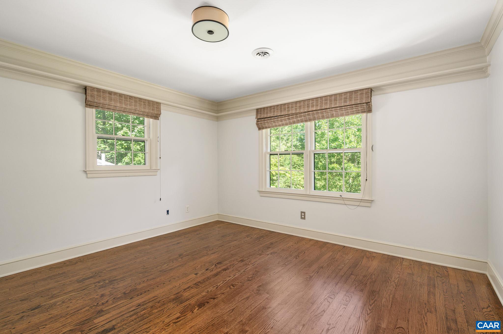1125 OLD GARTH RD