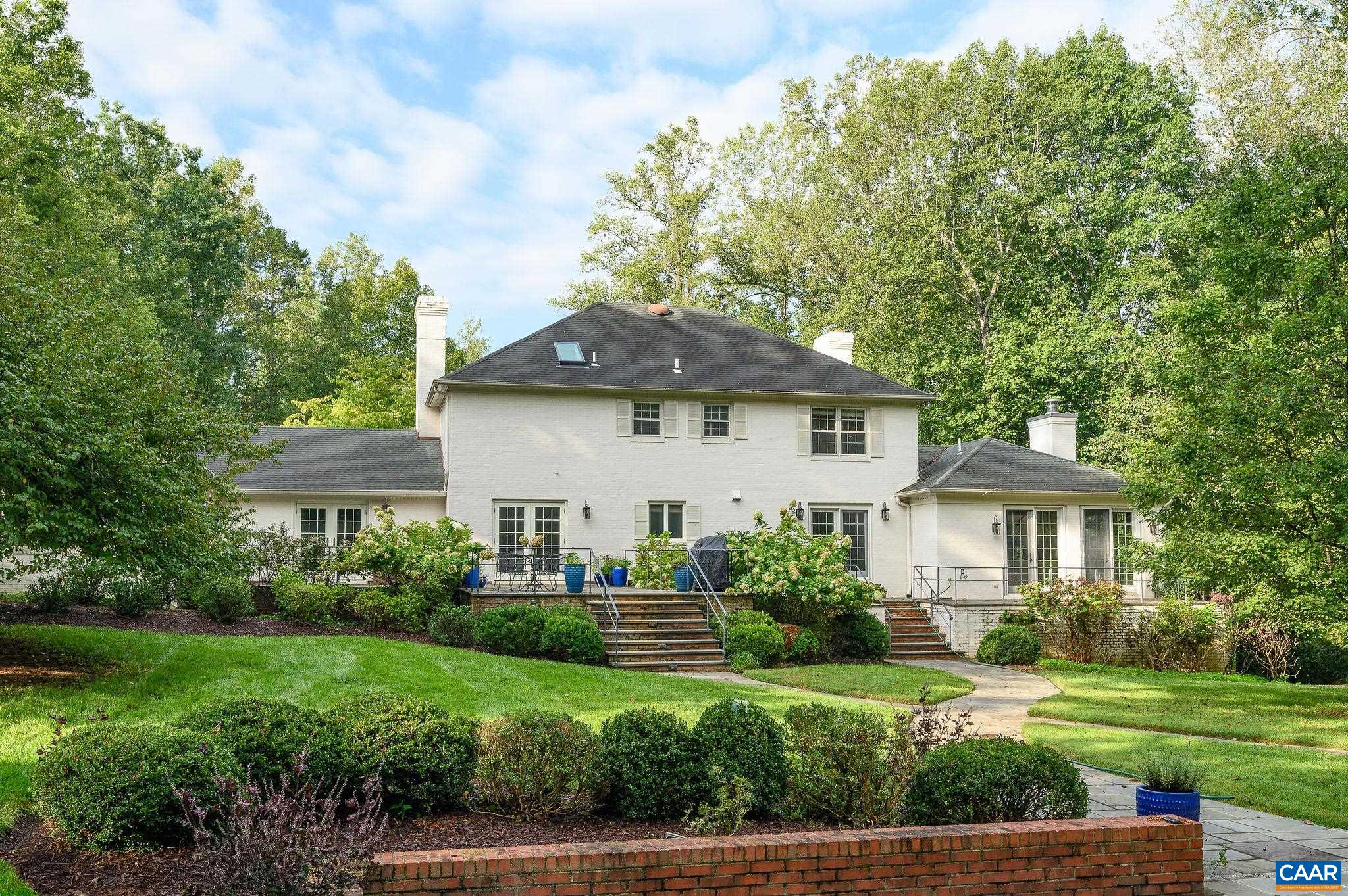 1125 OLD GARTH RD