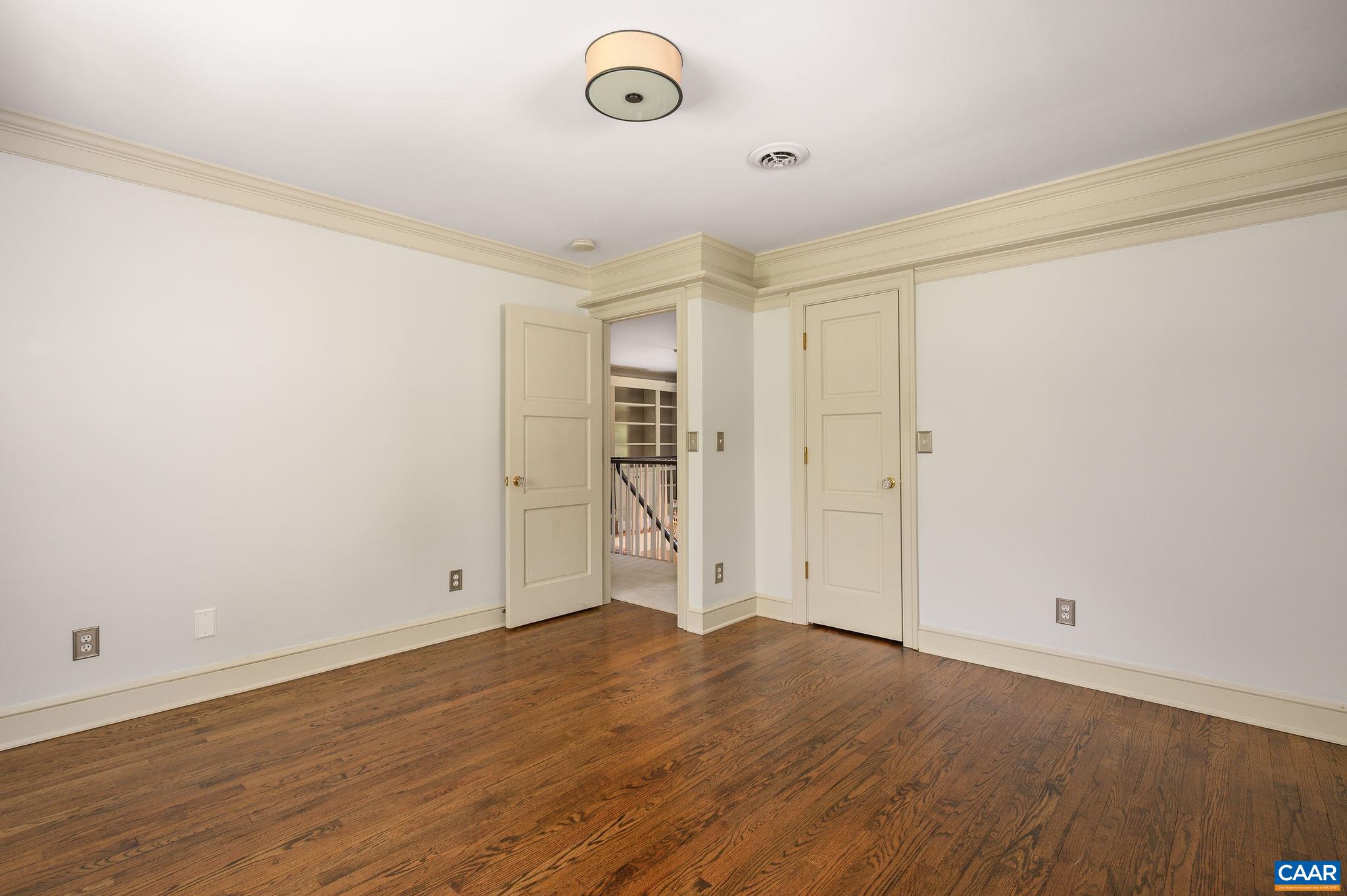 1125 OLD GARTH RD