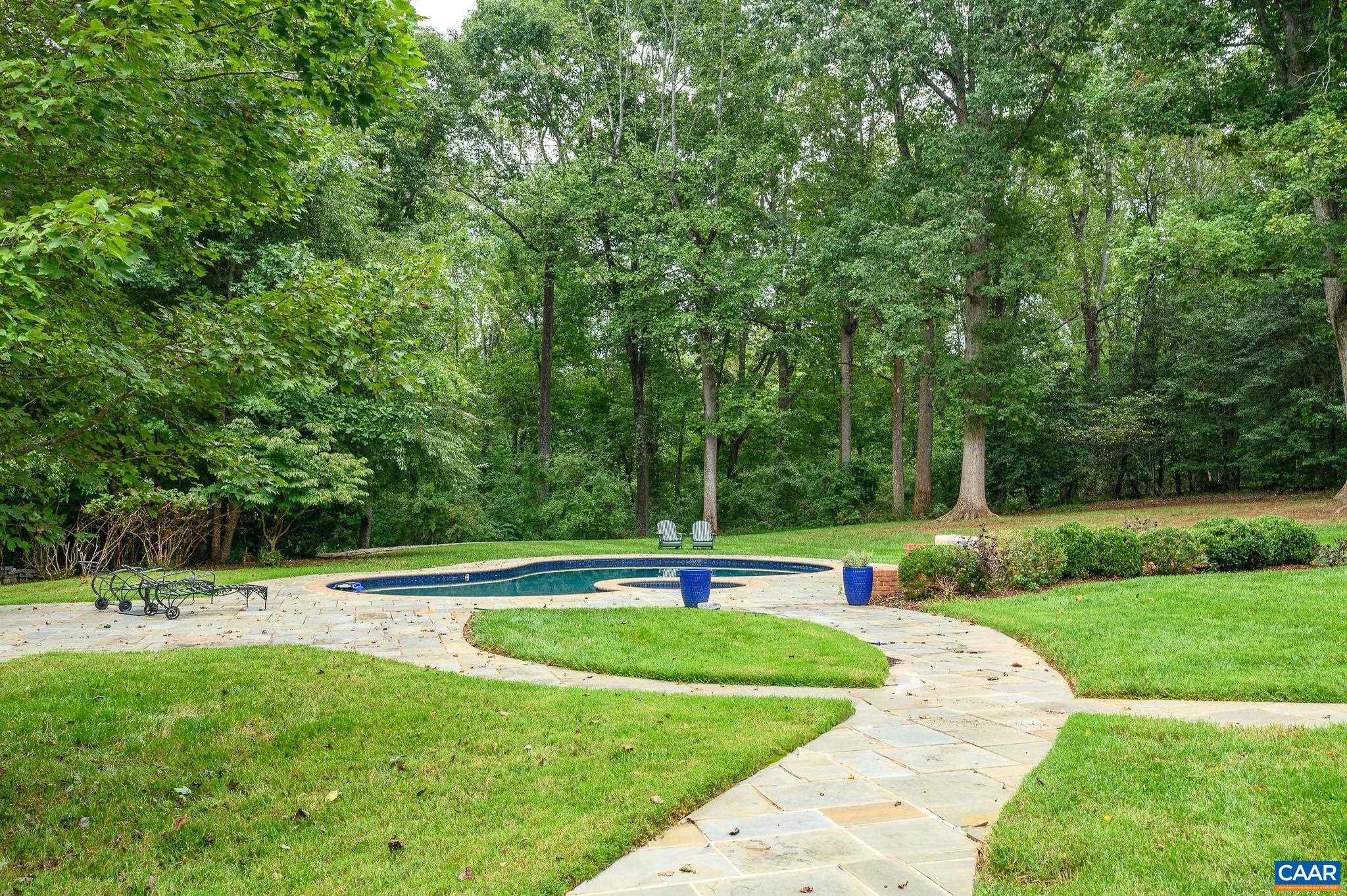 1125 OLD GARTH RD