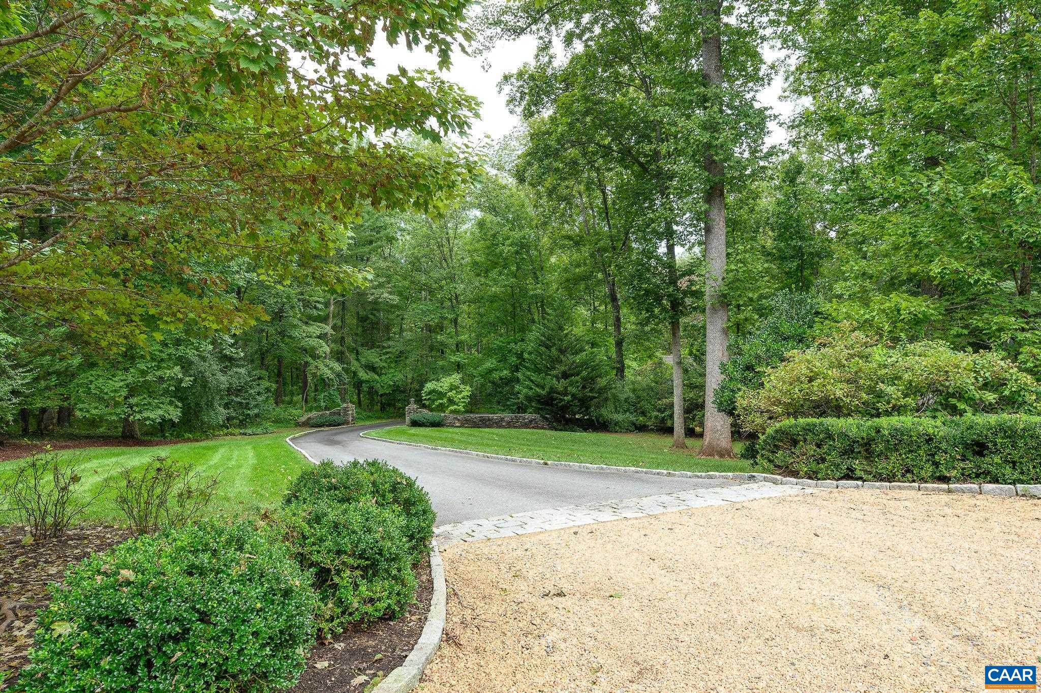 1125 OLD GARTH RD