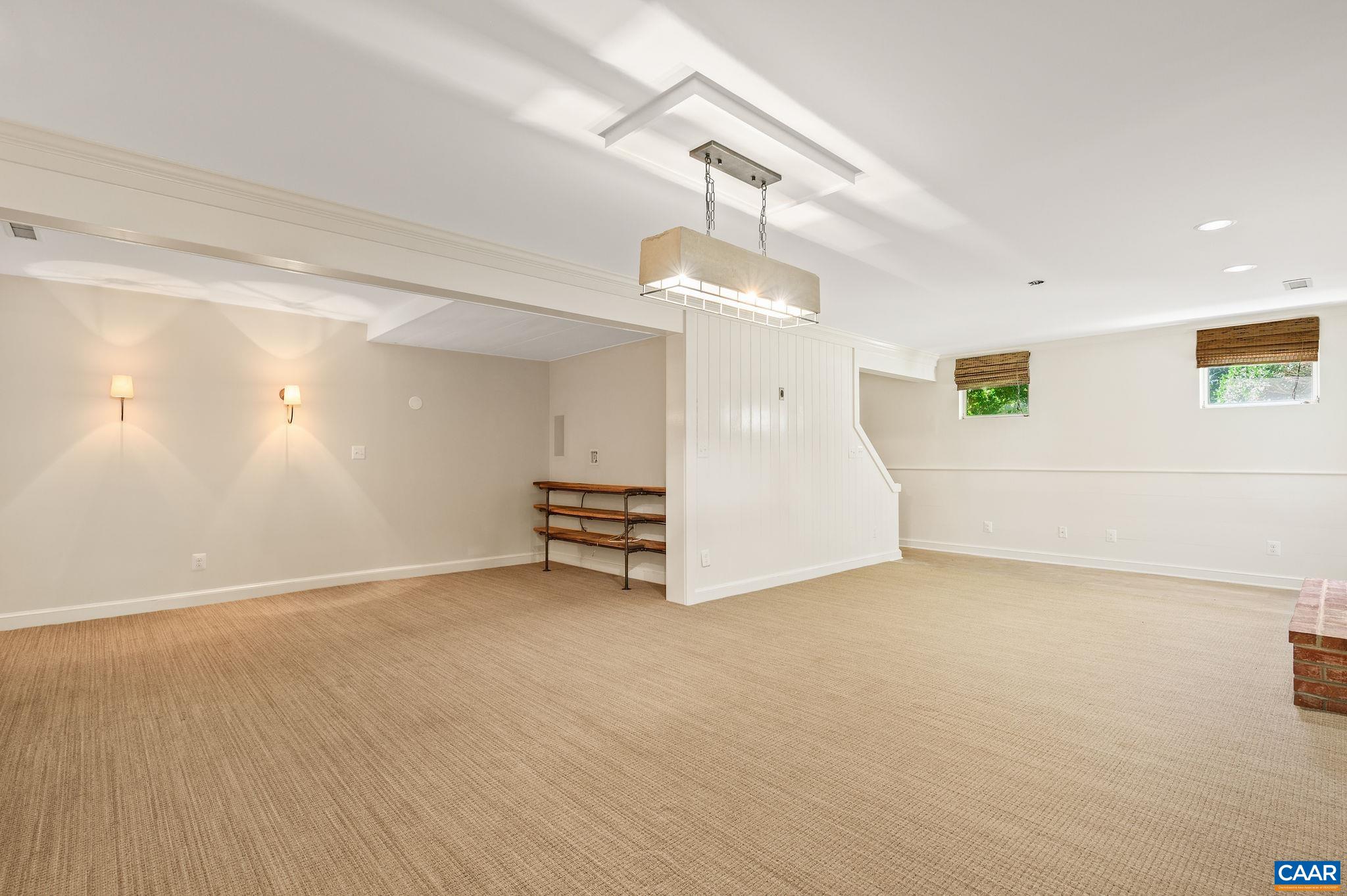 1125 OLD GARTH RD