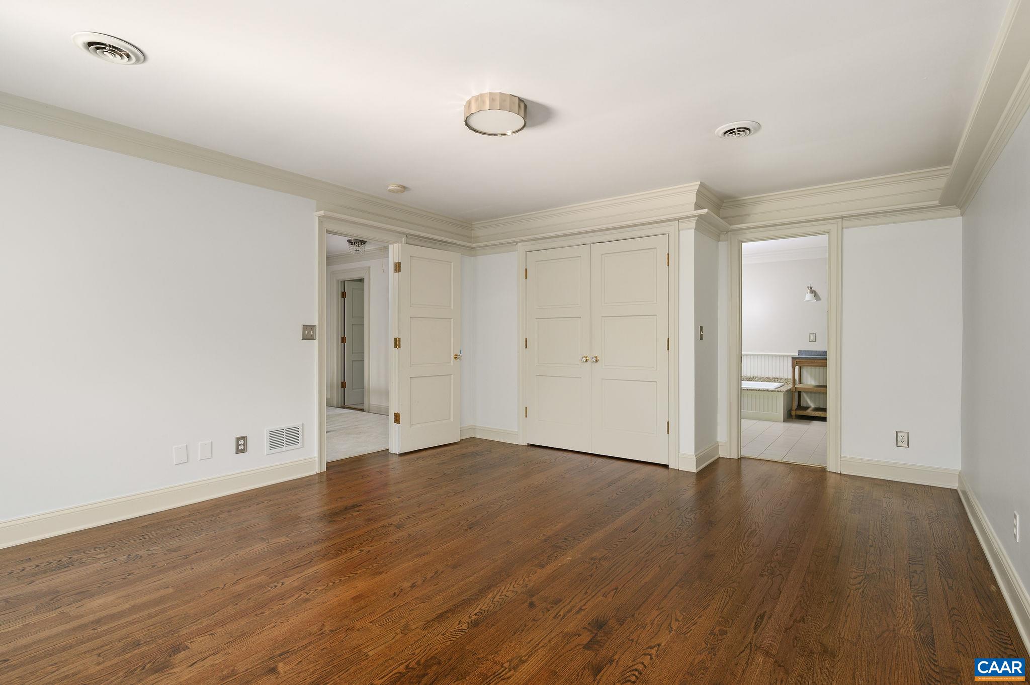 1125 OLD GARTH RD