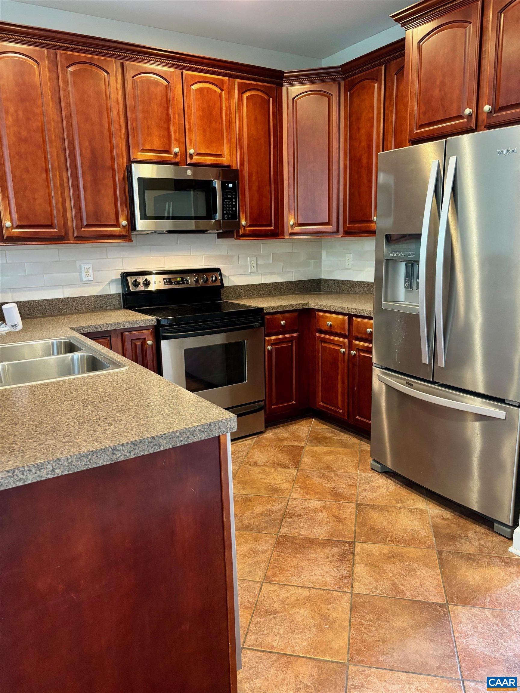 1270 CHATHAM RDG
